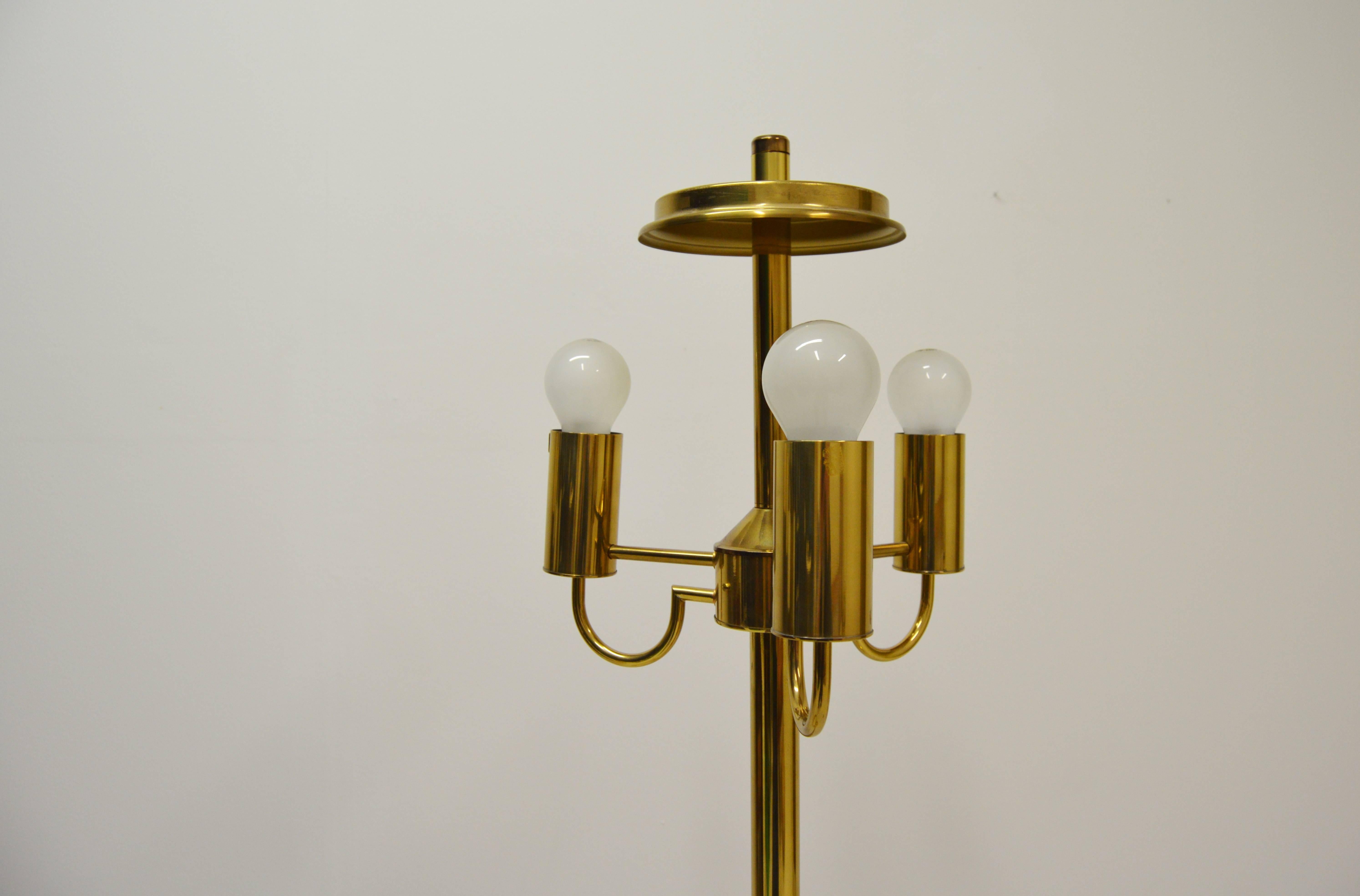 Stylish Brass Floor Lamp For Sale 1