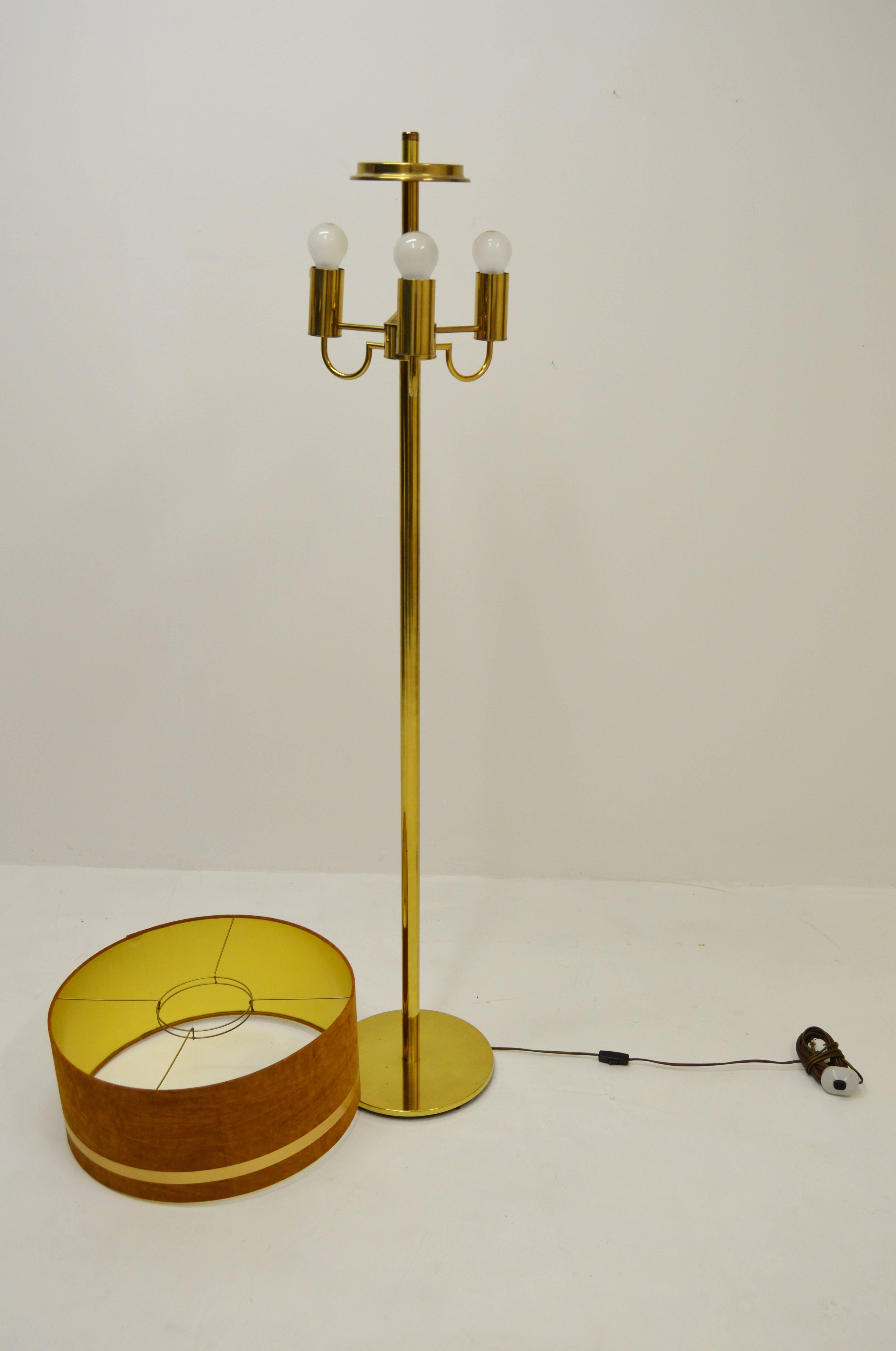 Stylish Brass Floor Lamp For Sale 3