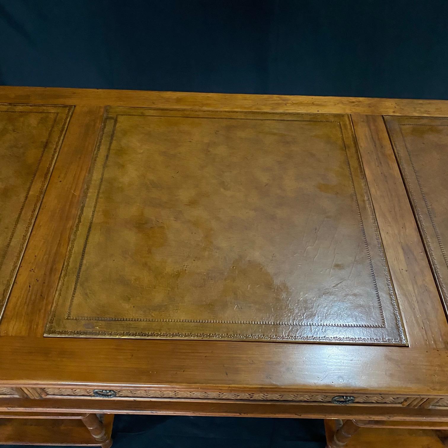 Stylish British Colonial Tommy Bahama Rattan and Bamboo Desk For Sale