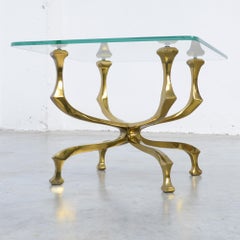 Elegante mesa auxiliar de bronce de Willy Daro