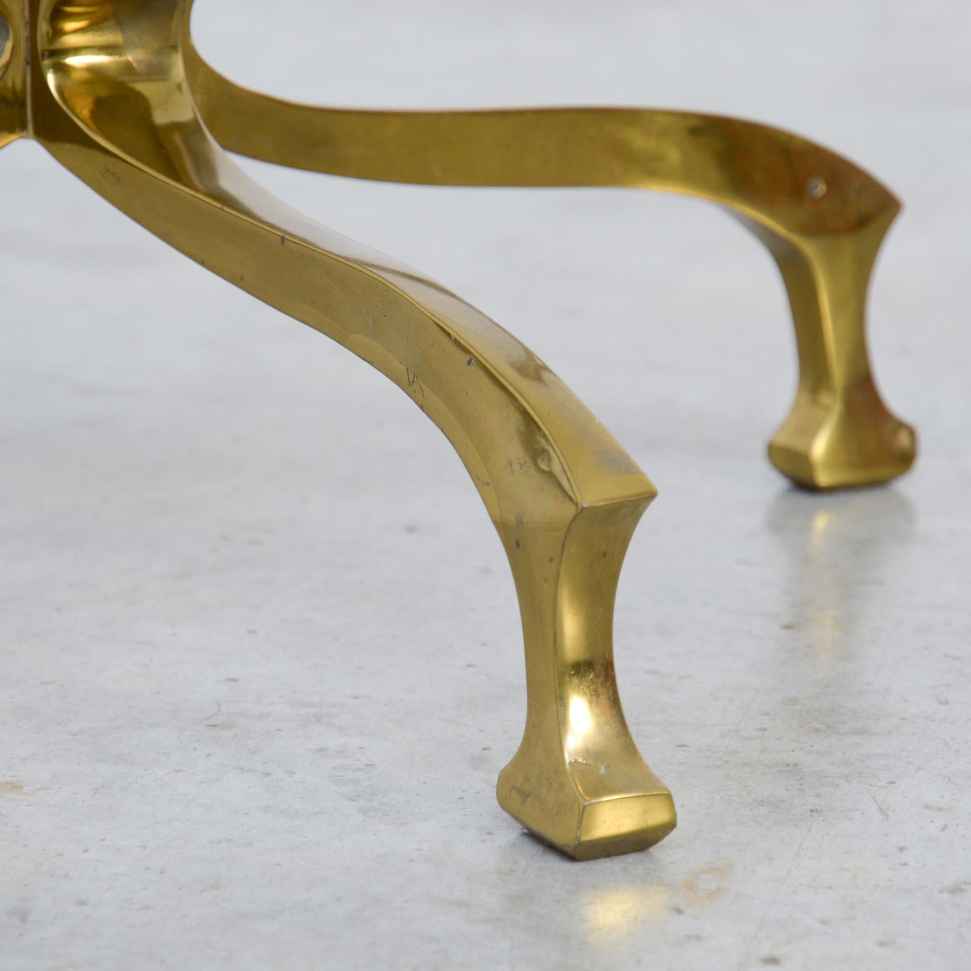 Bronze Table d'appoint élégante en bronze de Willy Daro en vente