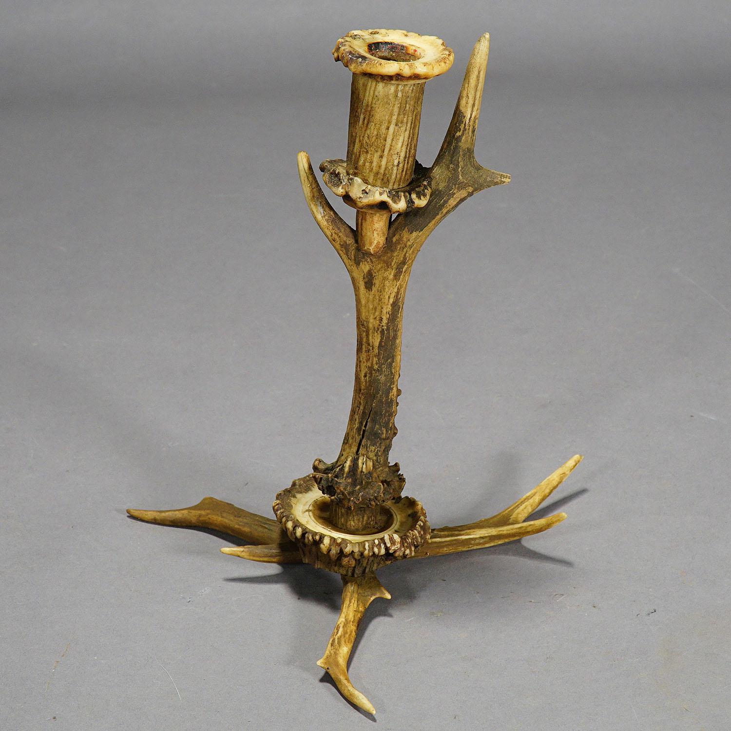 Stylish Cabin Decor Antler Candlestick, Germany, circa 1900 In Good Condition For Sale In Berghuelen, DE