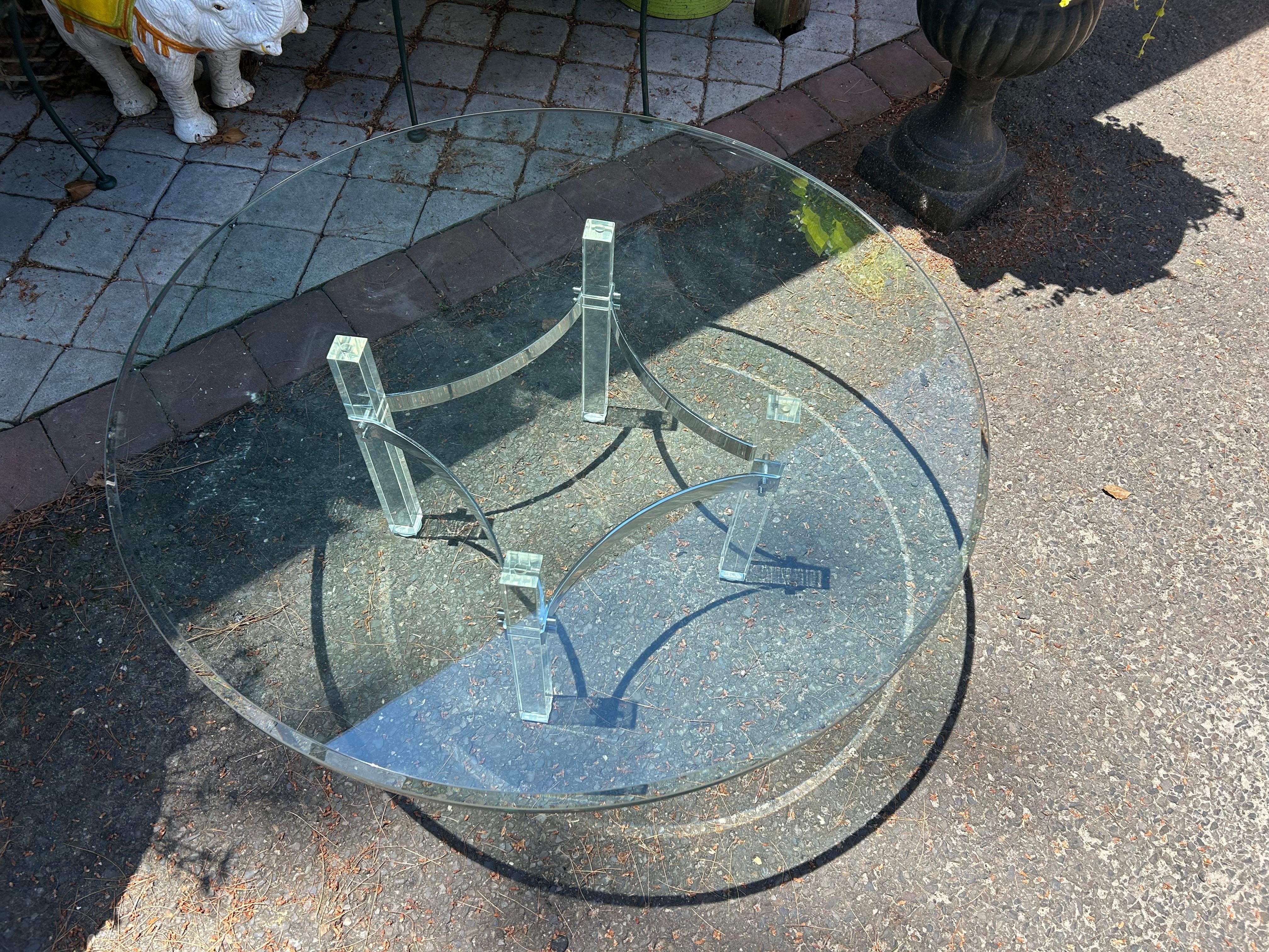 Table basse élégante Charles Hollis Jones en lucite chromée mi-siècle moderne en vente 7