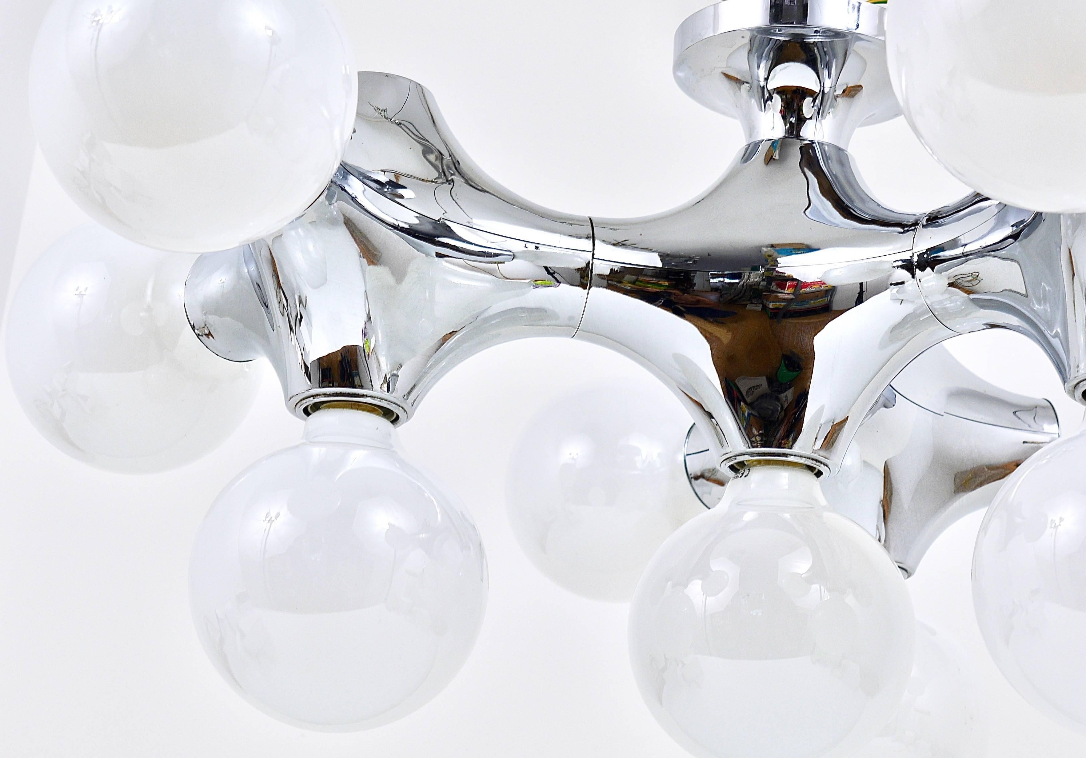 Stylish Chromed Space Age Sputnik Chandelier by Cusack, Germany, 1970s In Good Condition In Vienna, AT