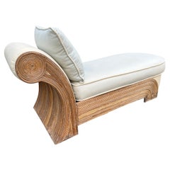 Fauteuil de salon élégant et confortable en rotin roseau mi-siècle moderne