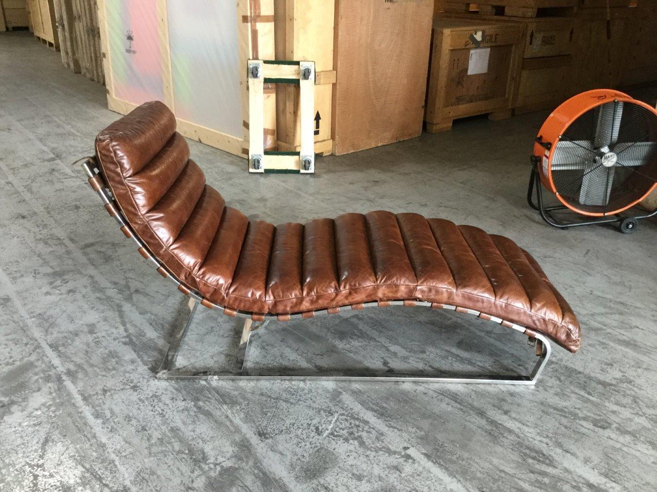 Late 20th Century Stylish Contemporary Rich Leather & Chrome Chaise Longue