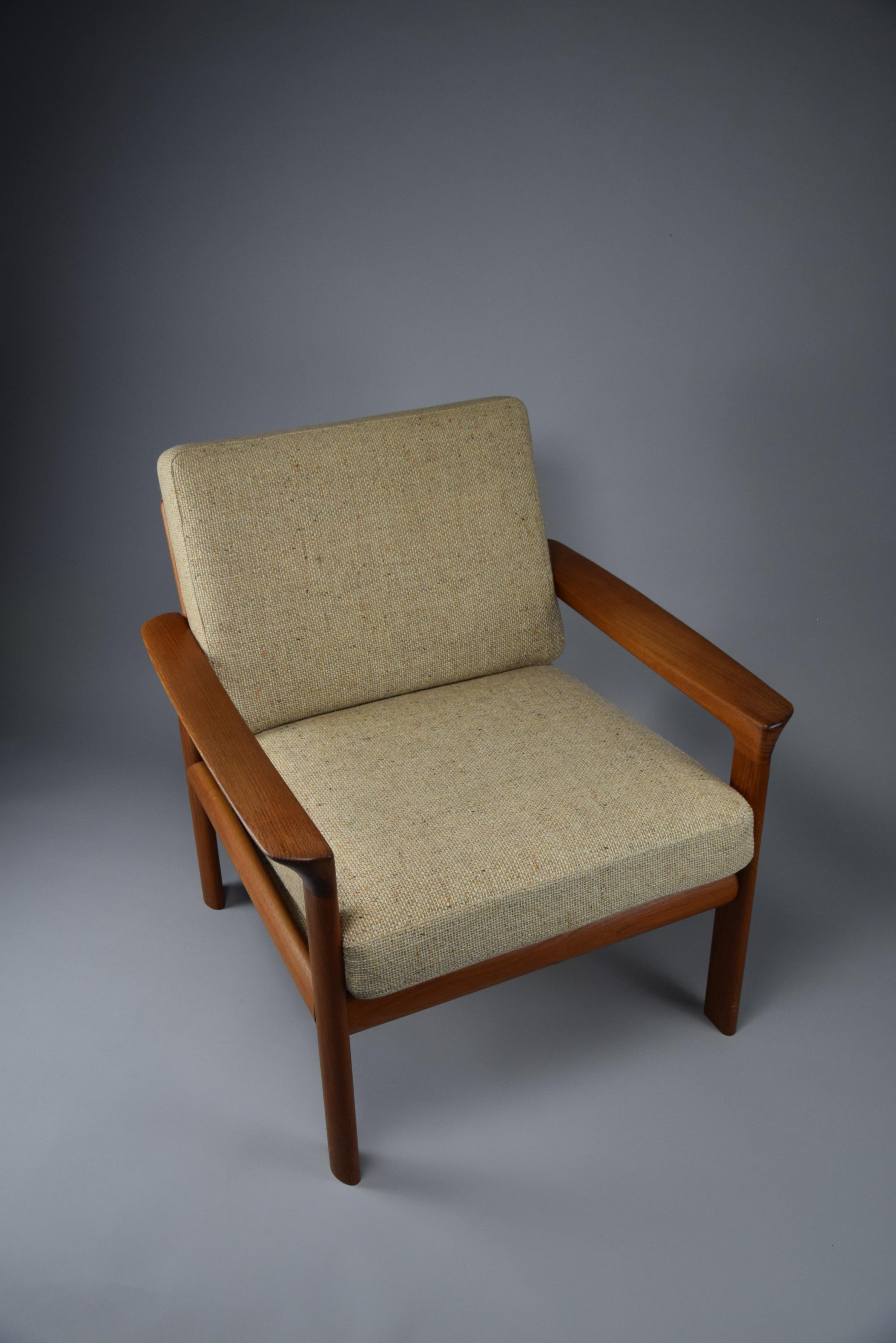 Stylish Danish Solid Teak Mid Century Modern Lounge Chair For Sale 2