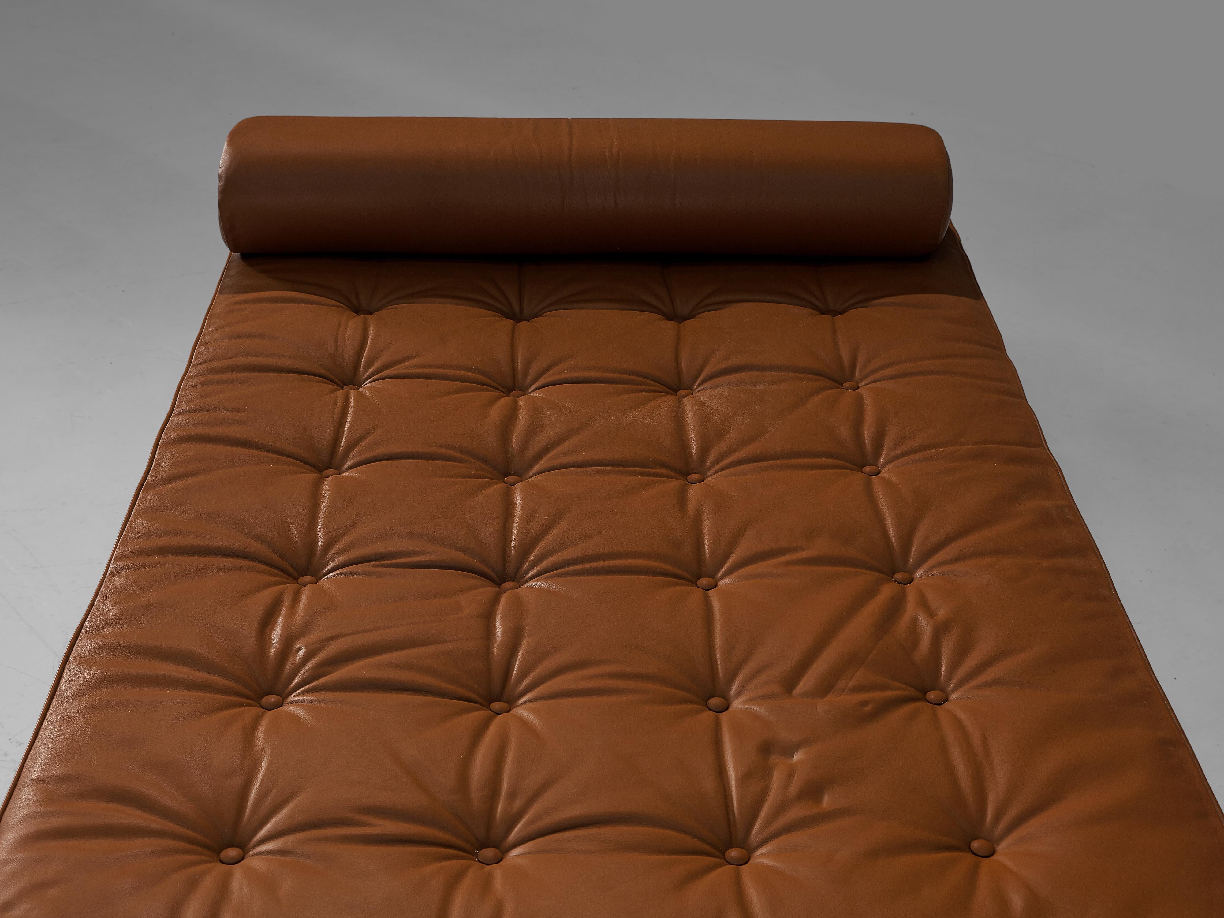 cognac daybed