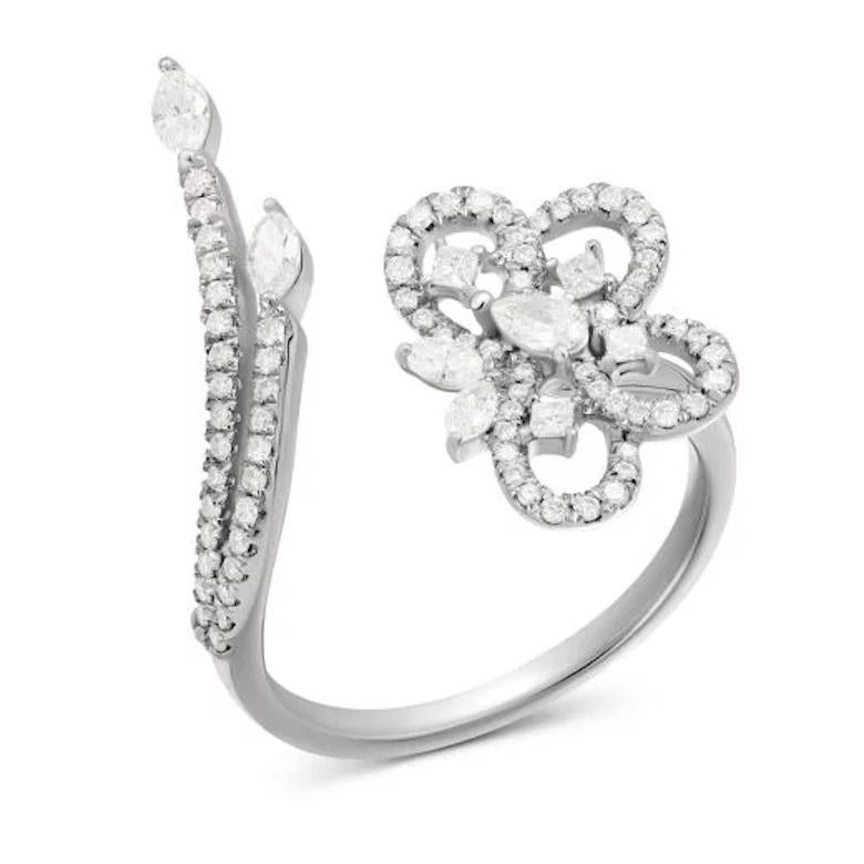 Modern Stylish Diamond Flower Elegant Ring for Her 18 K Gold For Sale