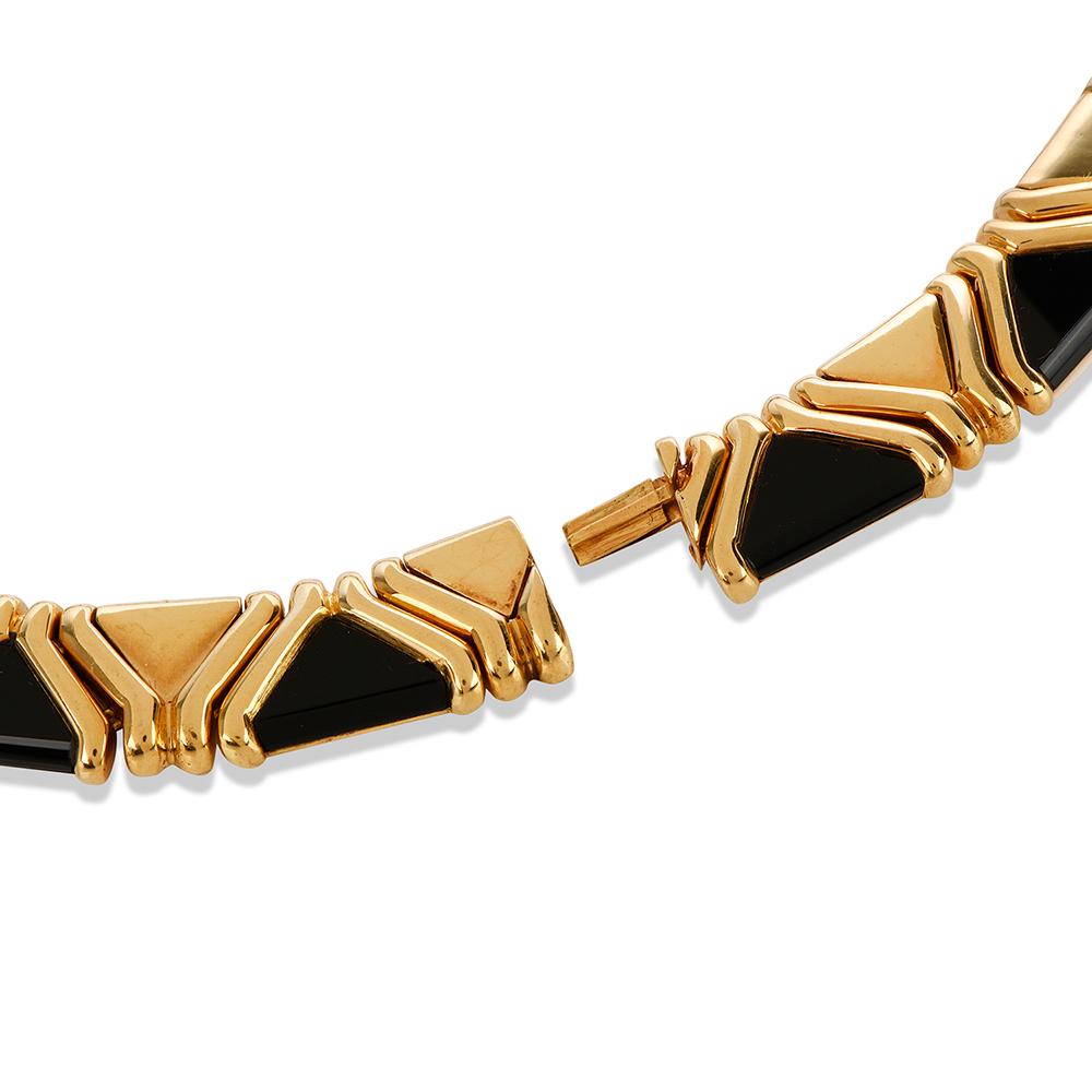 Stylish 5.40cts Diamond Onyx 18 Karat Yellow Gold Choker Necklace In Excellent Condition In Miami, FL