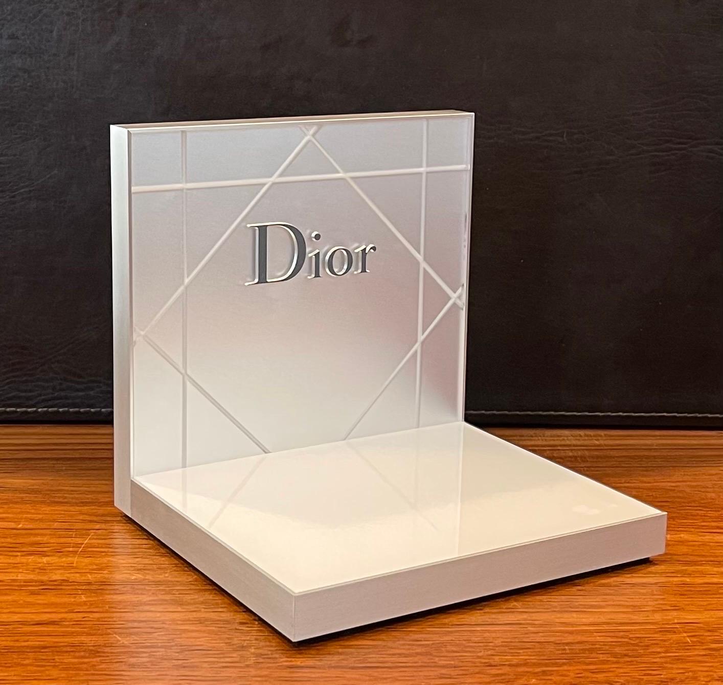 Stilvolle „Dior“-Einkaufsausstellung  im Zustand „Gut“ im Angebot in San Diego, CA