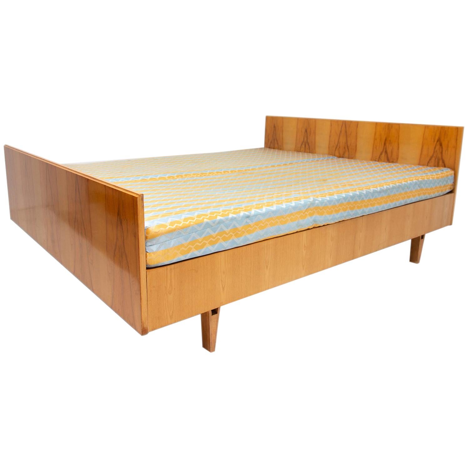 Stylish Double Bed from Nový Domov, 1970s, Czechoslovakia