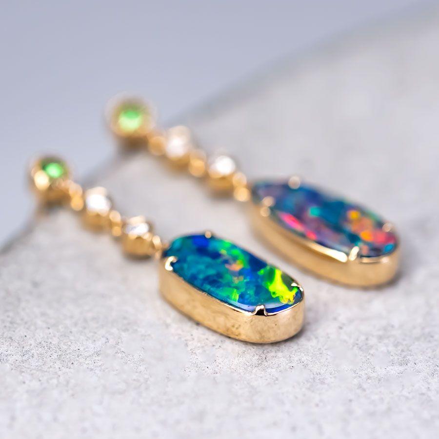 Stilvolle Doublet Opal Diamant Tsavorit Tropfen Ohrringe 18k Gelbgold (Arts and Crafts) im Angebot