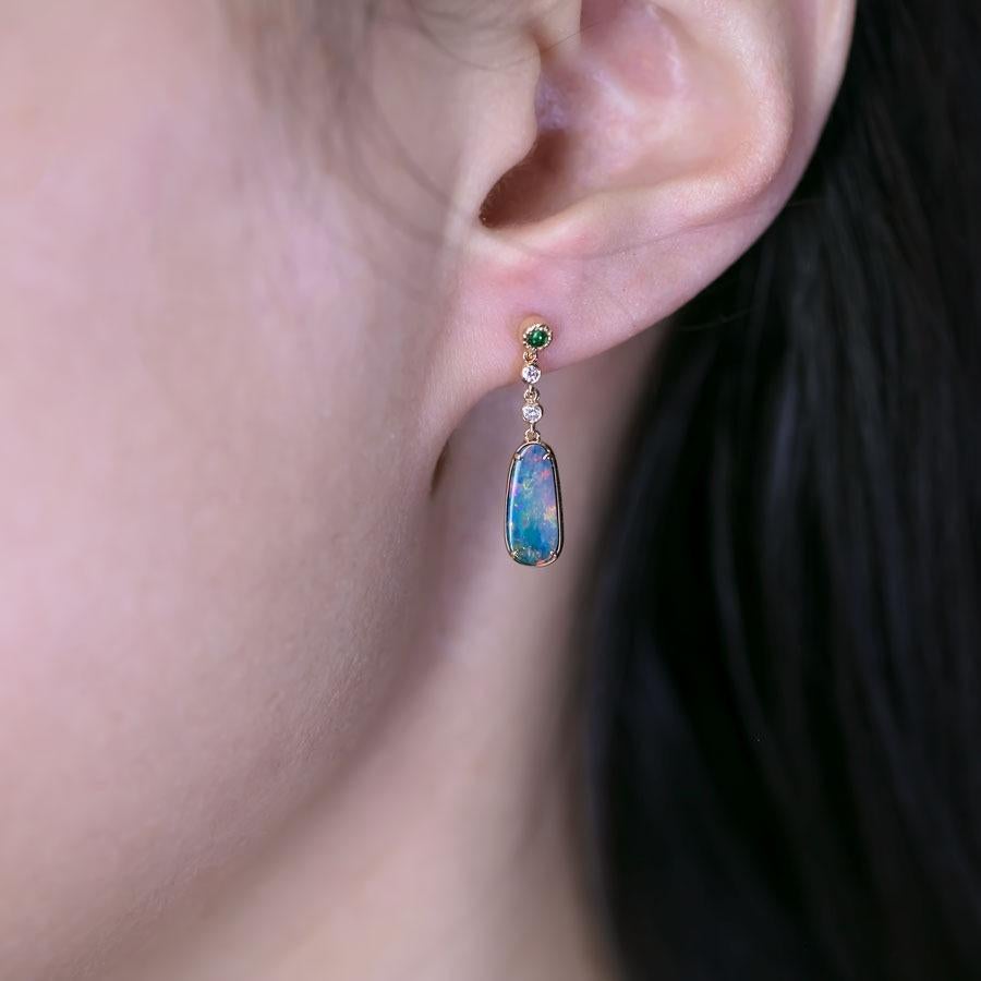 Stilvolle Doublet Opal Diamant Tsavorit Tropfen Ohrringe 18k Gelbgold im Zustand „Neu“ im Angebot in Suwanee, GA