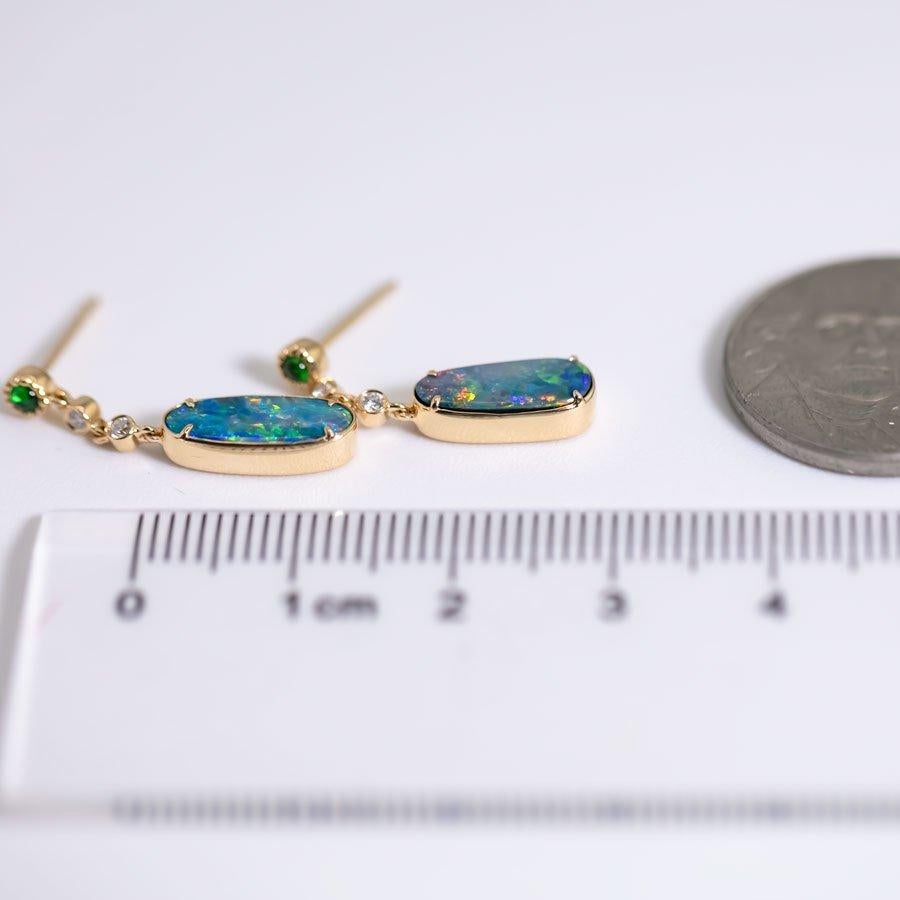 Stilvolle Doublet Opal Diamant Tsavorit Tropfen Ohrringe 18k Gelbgold im Angebot 1