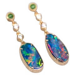 Elegantes Pendientes Gota Doblete Ópalo Diamante Tsavorita Oro Amarillo 18k
