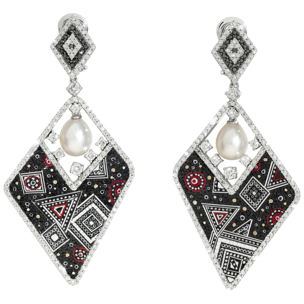 Weiße und schwarze Ohrringe mit weißen und schwarzen Diamanten, Weißgold, Perlen und Mikromosaik verziert