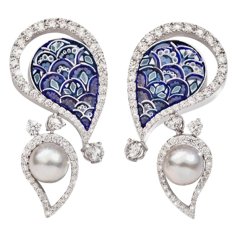 Boucles d'oreilles élégantes en or blanc, diamants blancs, perles Akoya japonaises bleues et nano-mosaïque
