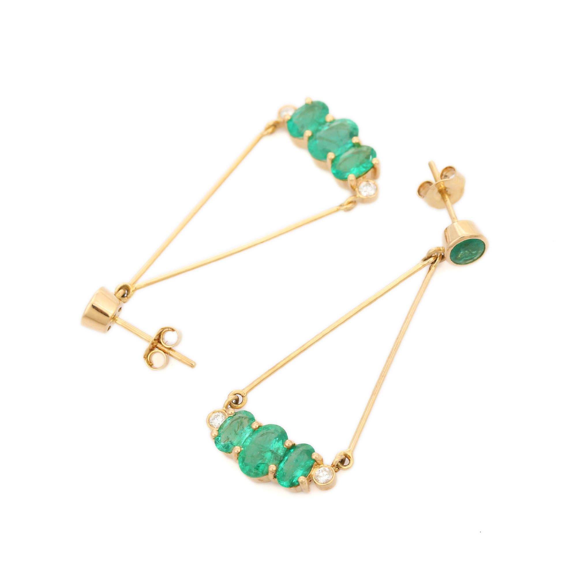 Modern Stylish emerald Chain Dangle Earrings with Diamond in 18k Solid Yellow Gold For Sale