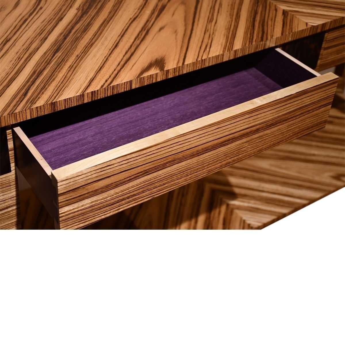 Bois Nouvelle table d'appoint Zebrano à extrémité creuse de fabrication anglaise avec deux tiroirs aveugles, en stock  en vente