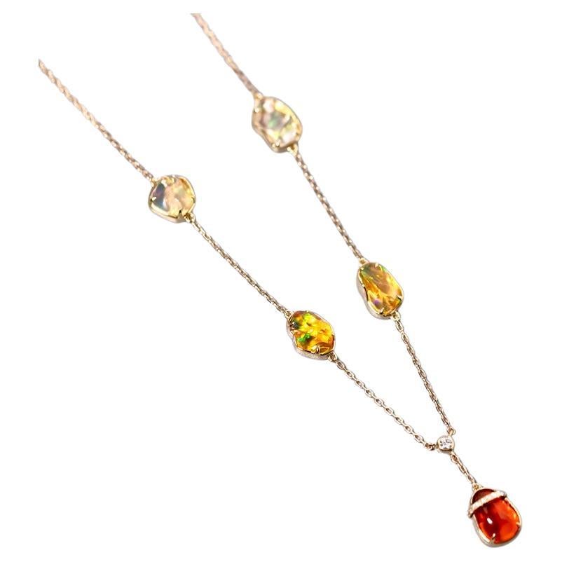 Elegante Collar de Diamantes con Cinco Charms de Ópalo de Fuego Mexicano de Oro Amarillo de 18K