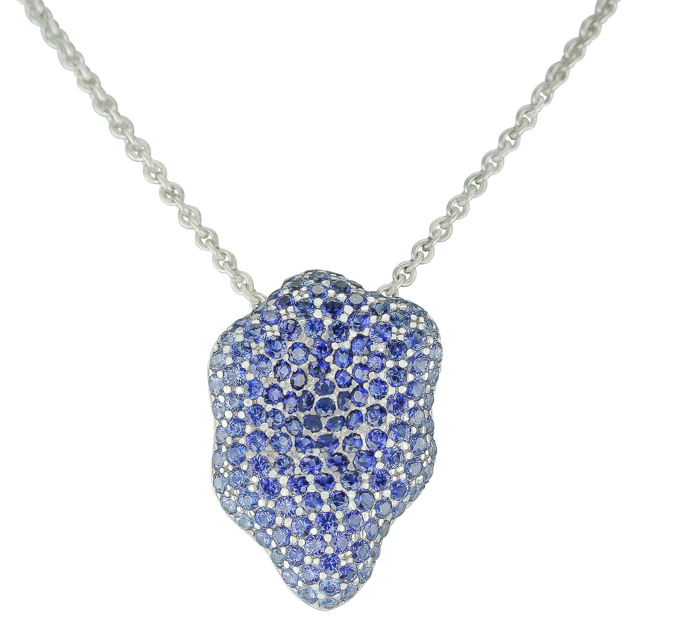 Stylish Floral Blue Sapphire Pendant, 18 Karat White Gold Part of Jewelry Set