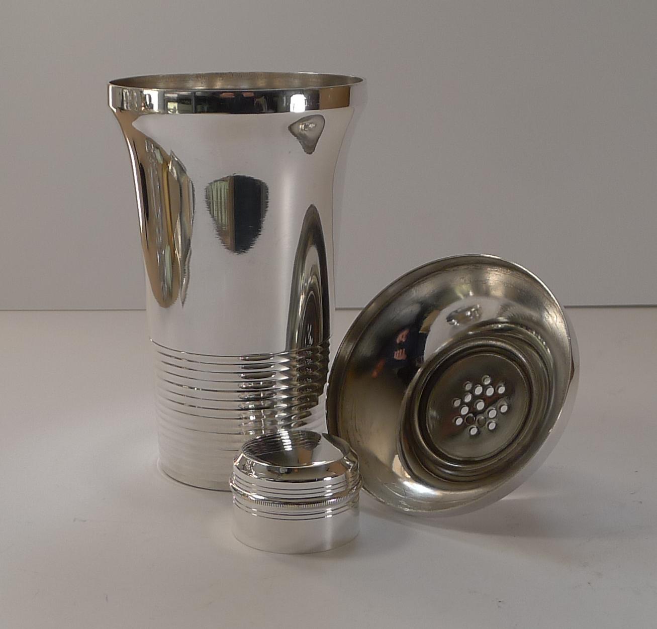 Stylish French Art Deco Silver Plated Cocktail Shaker, c.1930 6