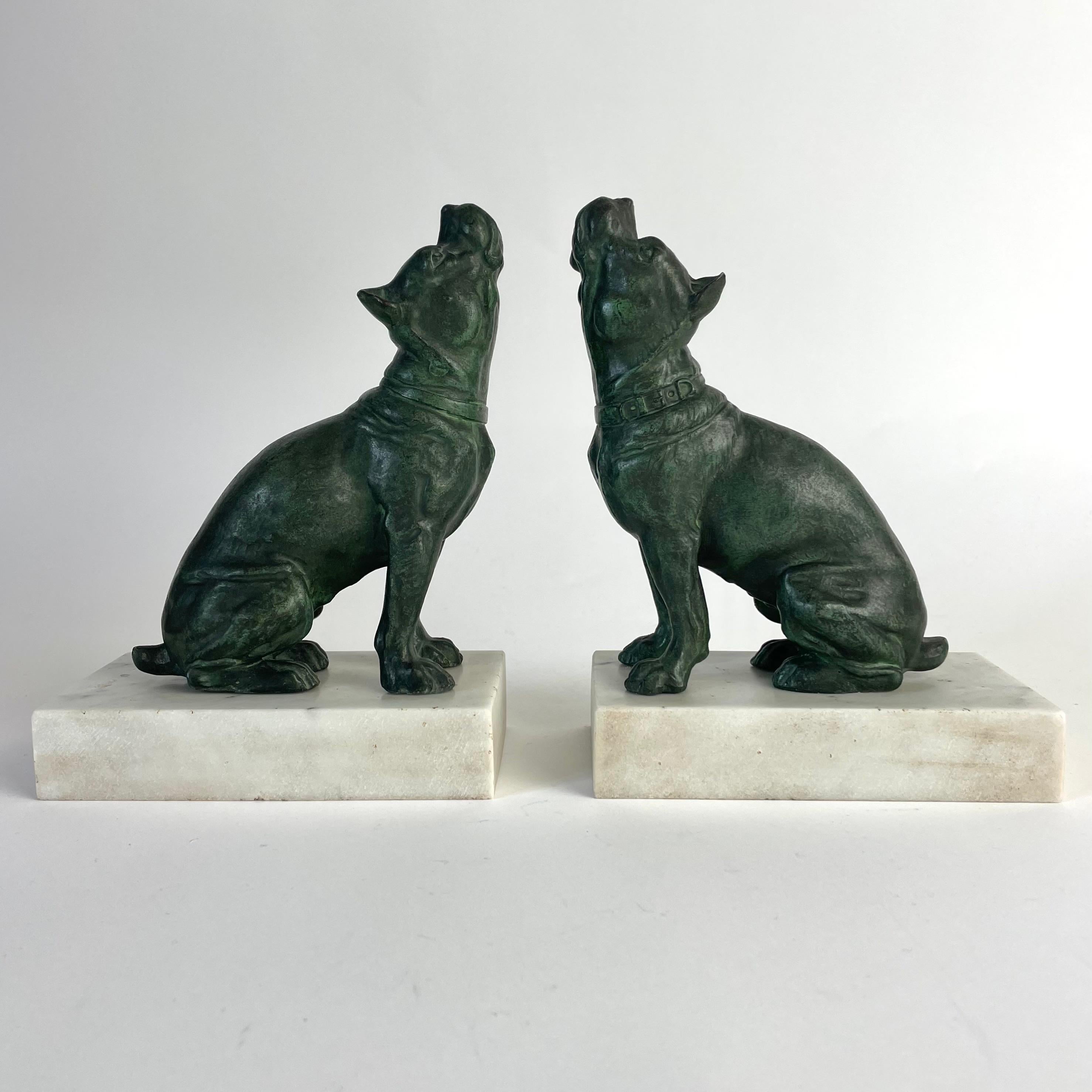 Art Déco Elegante fermalibri francese con mastini - Art Deco, anni '20-'30 in vendita