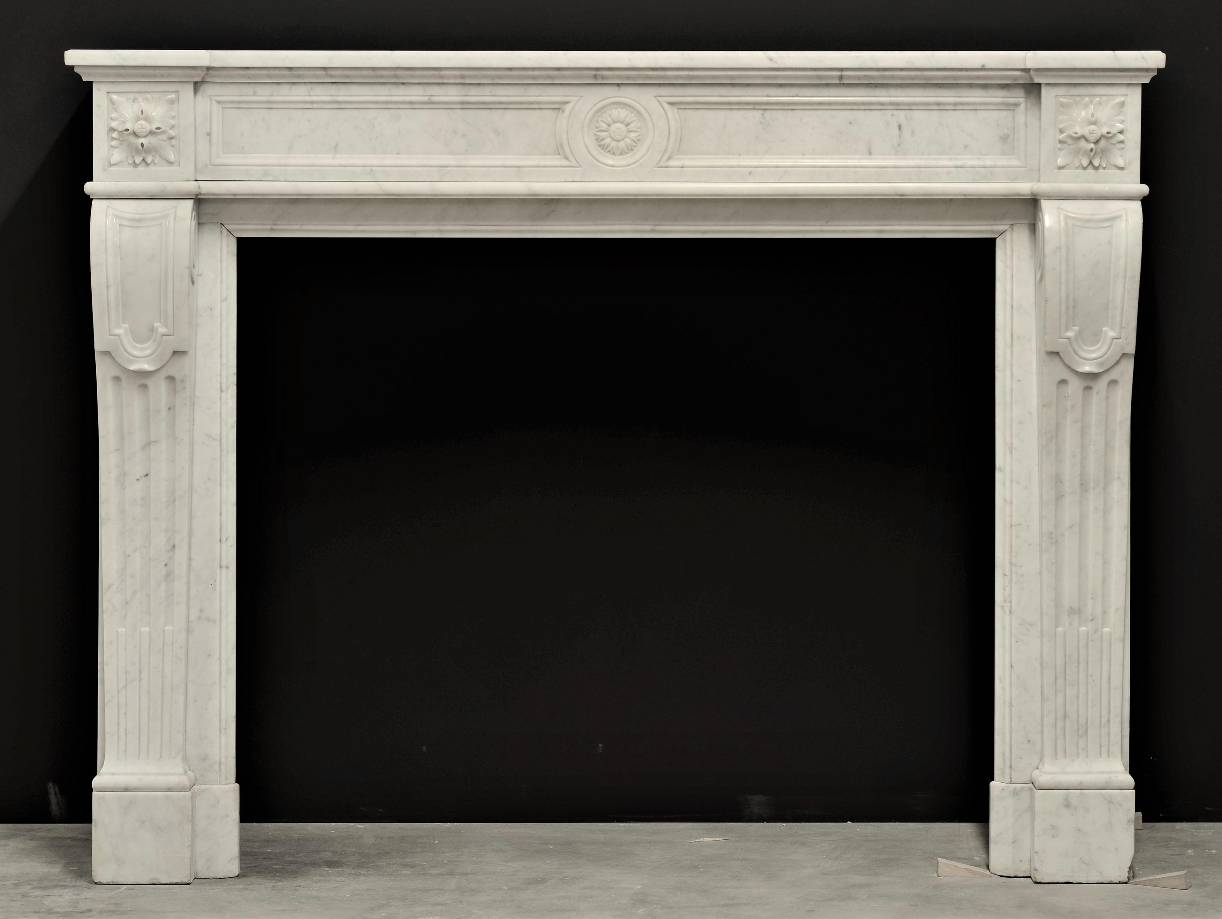 Beautiful detailed 19th century French Louis XVI fireplace mantel.
Executed in white Carrara marble from Italy.


Great original condition, see detailed pictures.
Ready to be shipped and installed.
               