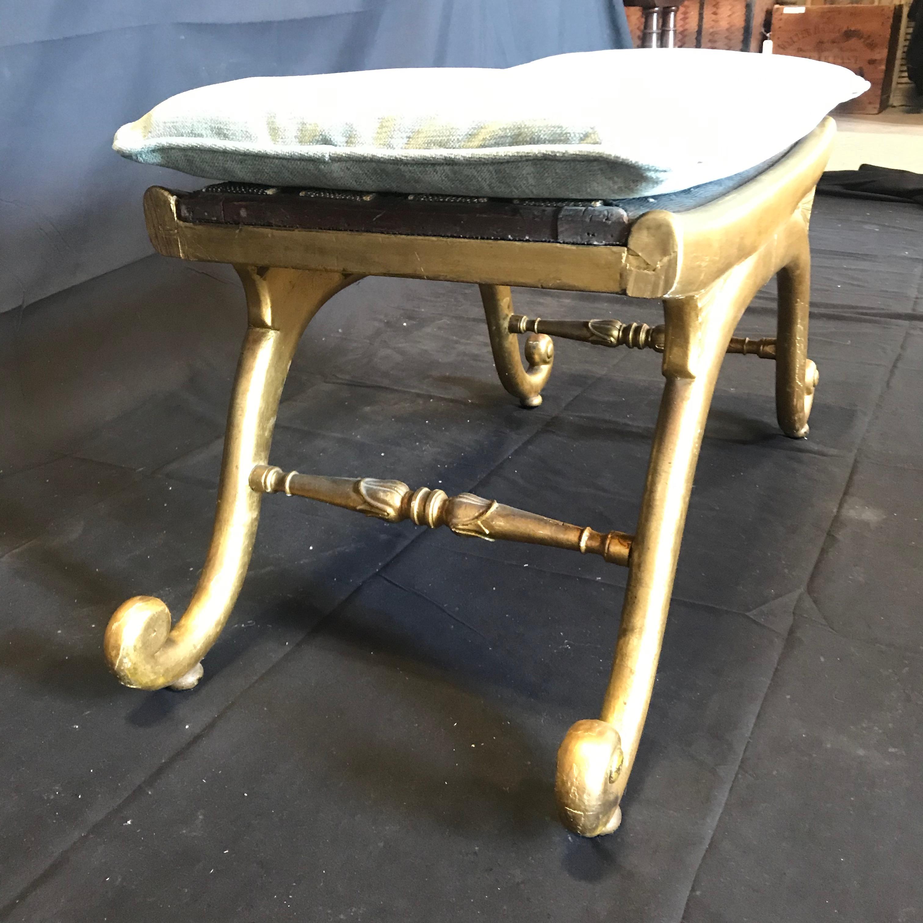 Stylish French Neoclassical Gold Gilt Bench In Good Condition In Hopewell, NJ