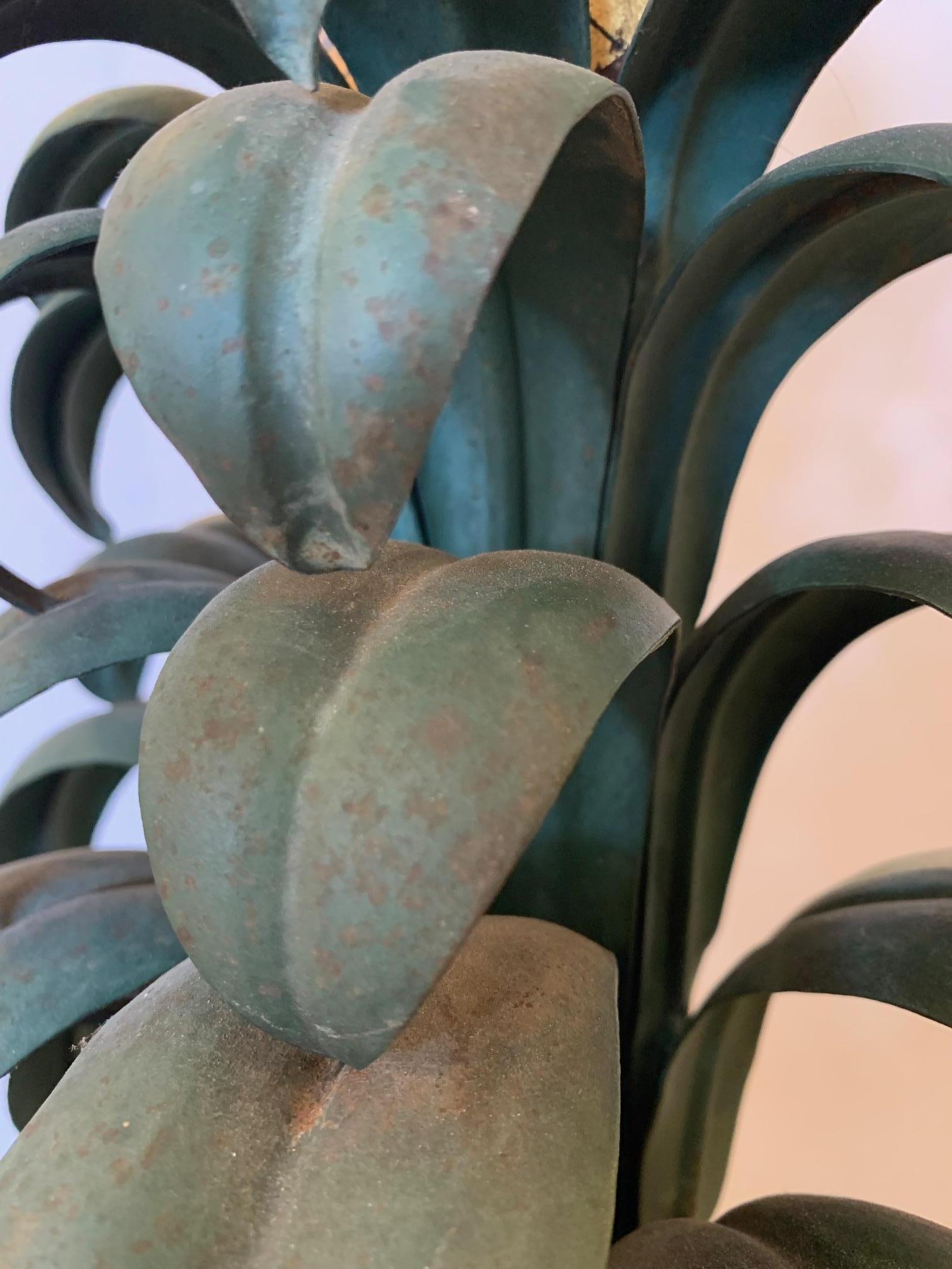 Stylish French Tole & Iron Painted Gilded Pineapple Wall Sculpture In Good Condition In Hopewell, NJ