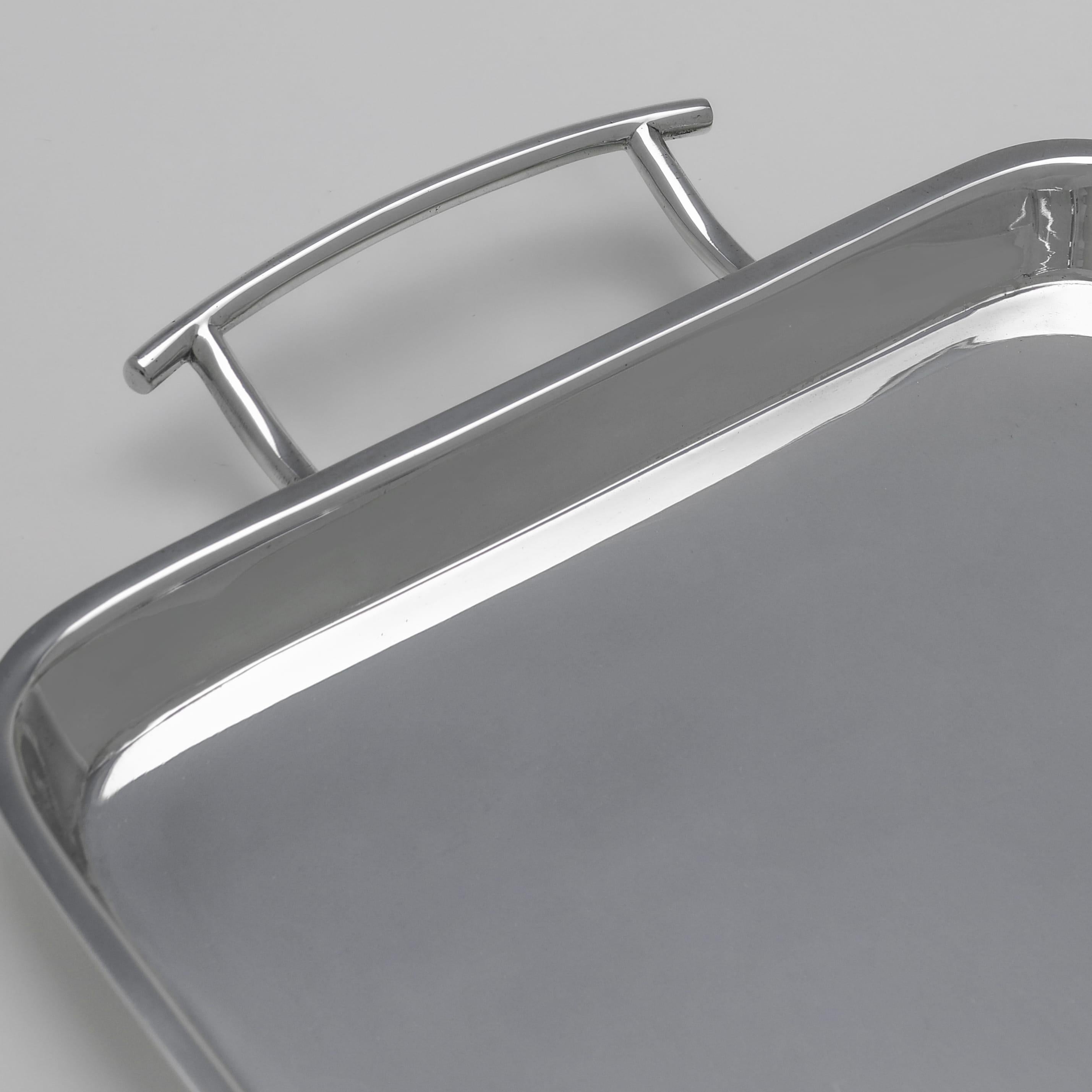 English Stylish George V Sterling Silver Armorial Bar Tray by Walker & Hall, 1920 For Sale