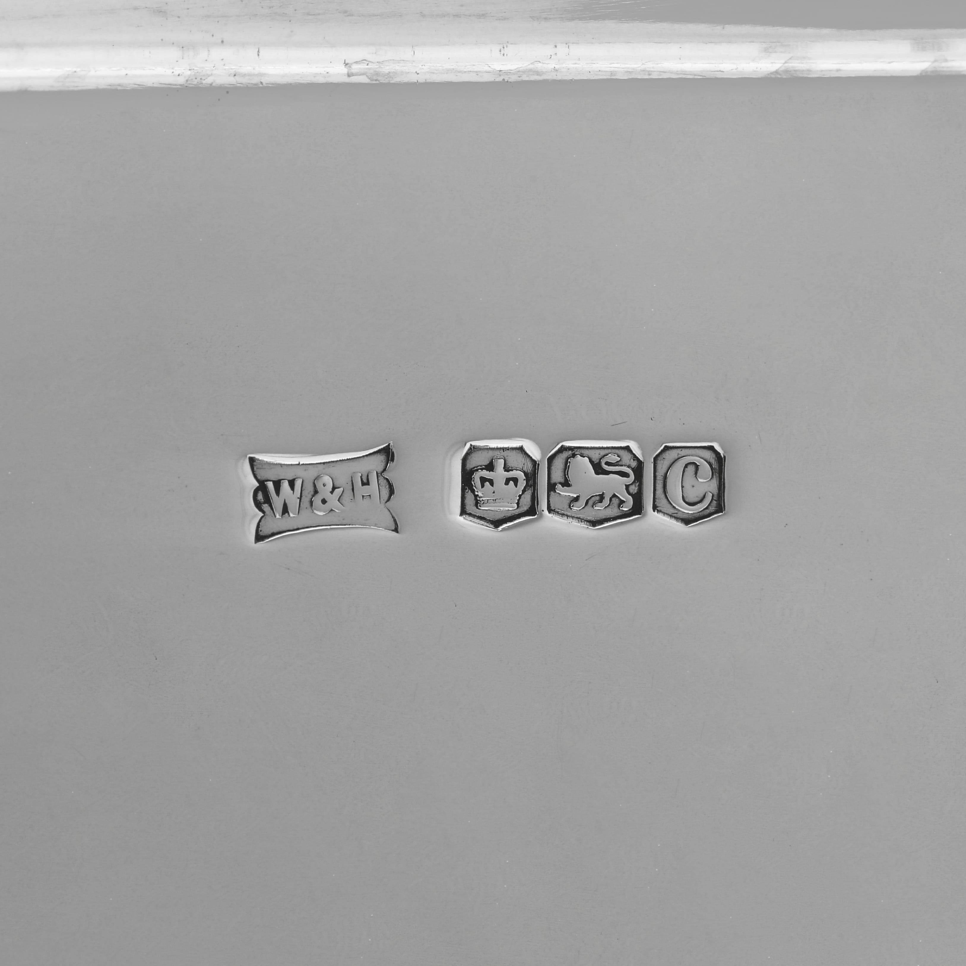 Early 20th Century Stylish George V Sterling Silver Armorial Bar Tray by Walker & Hall, 1920 For Sale