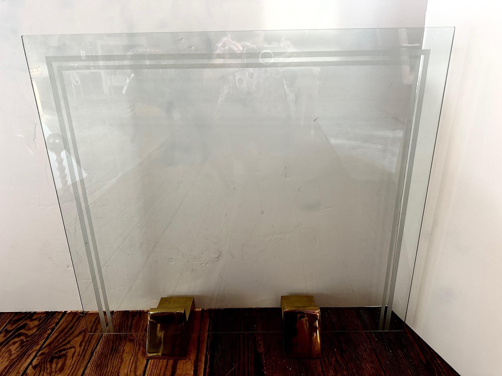 Elegante paravento per caminetto in vetro e ottone in vendita 3