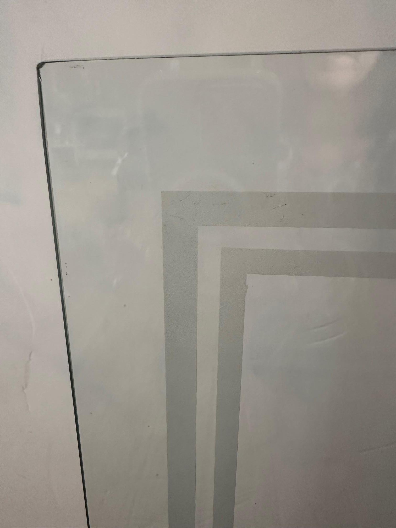 Moderno Elegante paravento per caminetto in vetro e ottone in vendita