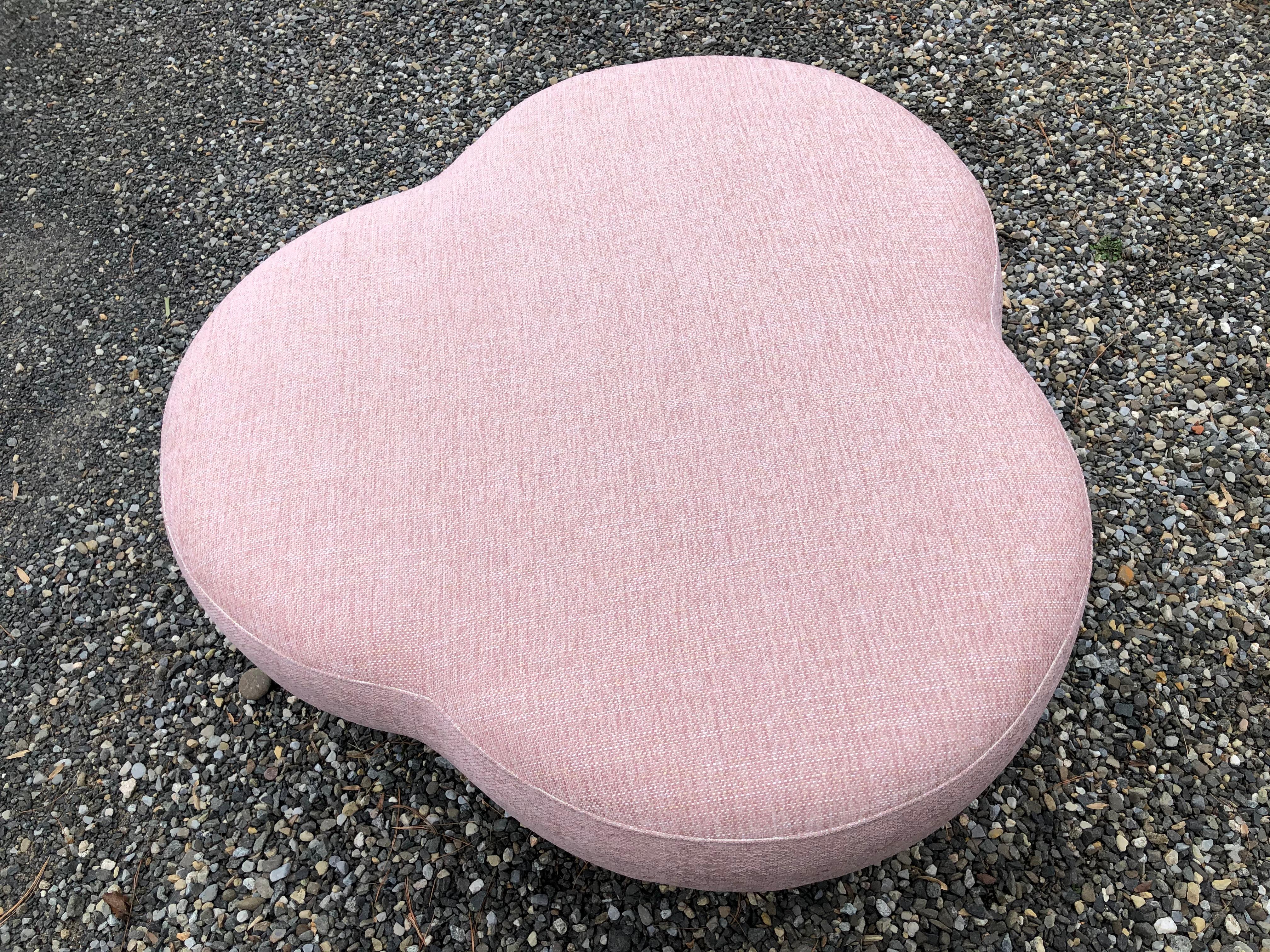 Glamorous vintage trefoil ottoman pouf newly upholstered in a pale pink blush linen with gilt legs. This piece is the perfect addition to a dressing room, bath or bedroom. The clean lines of this piece make it appropriate in both a modern or