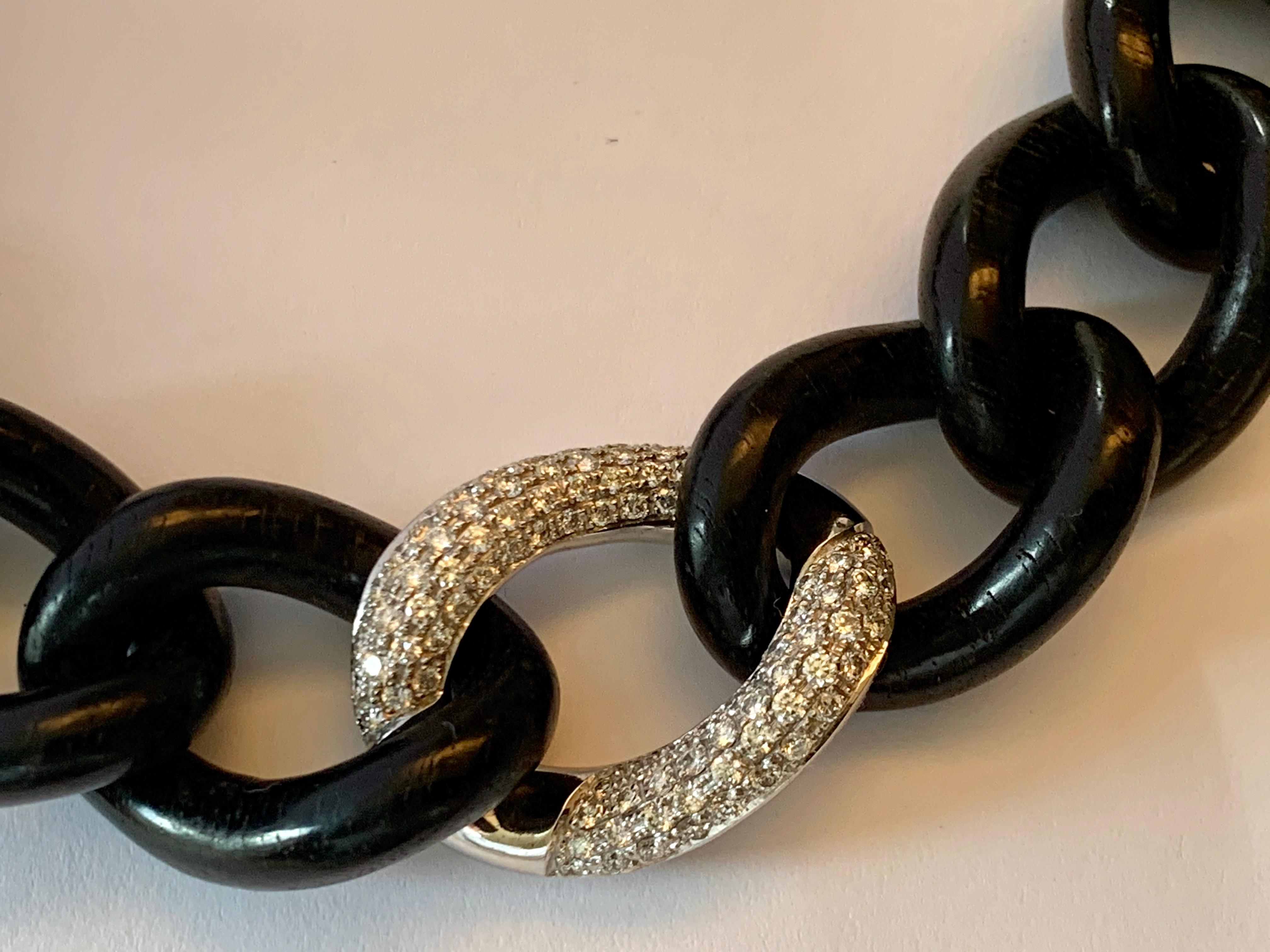 Stylish Italian 18 Karat White Gold and Ebony Diamond Groumette Chain In New Condition For Sale In Zurich, Zollstrasse