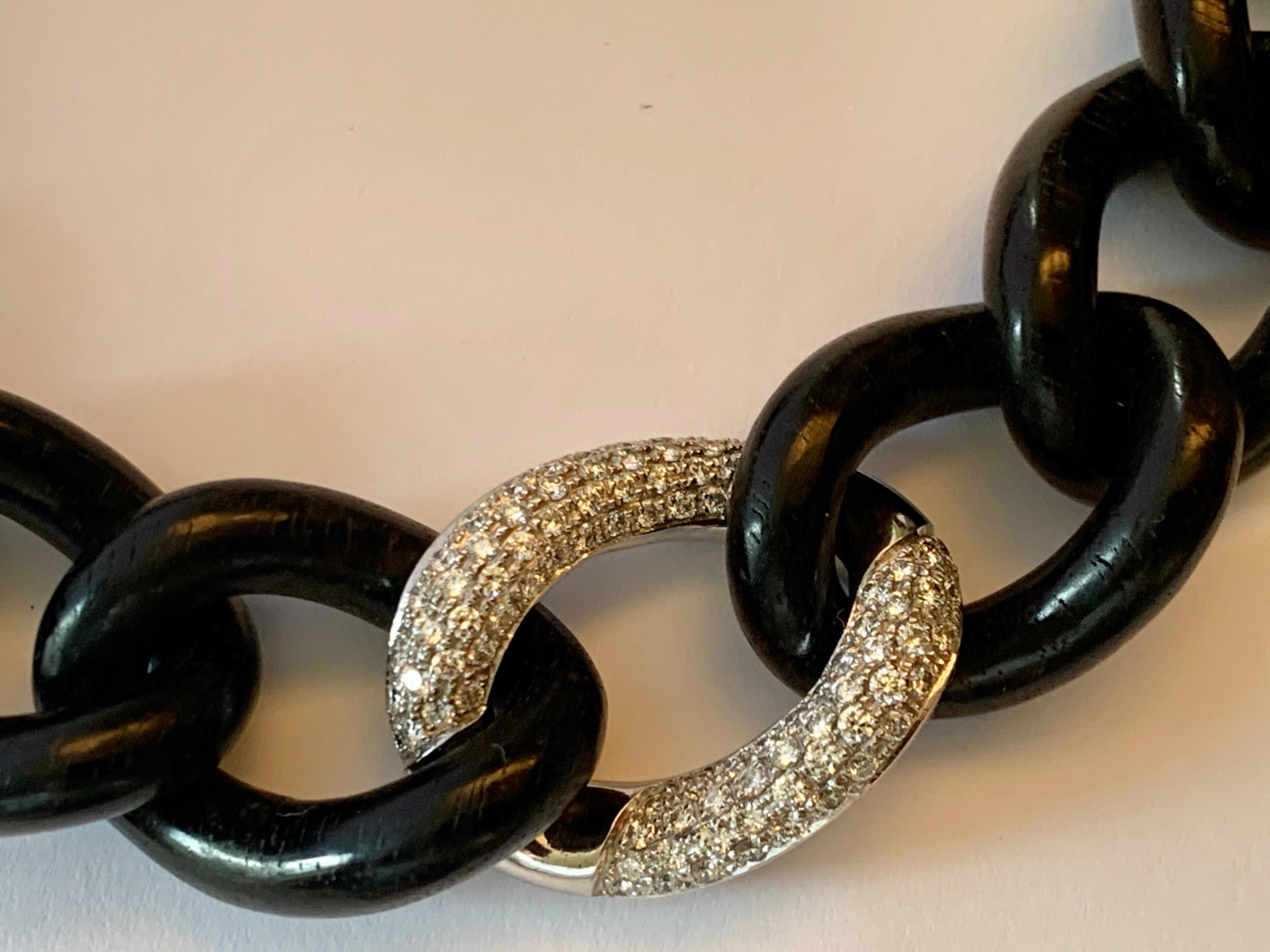 Women's or Men's Stylish Italian 18 Karat White Gold and Ebony Diamond Groumette Chain For Sale