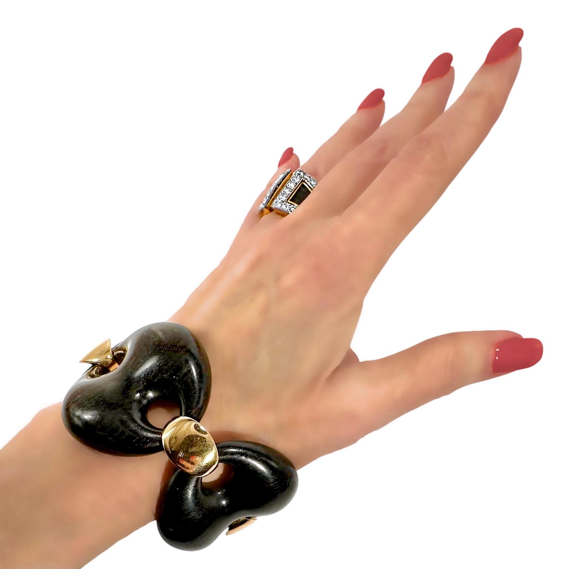 Elegante pulsera italiana de eslabones de oro amarillo de 18 quilates y ébano de 1,75 pulgadas de ancho by Oromalia en venta 8