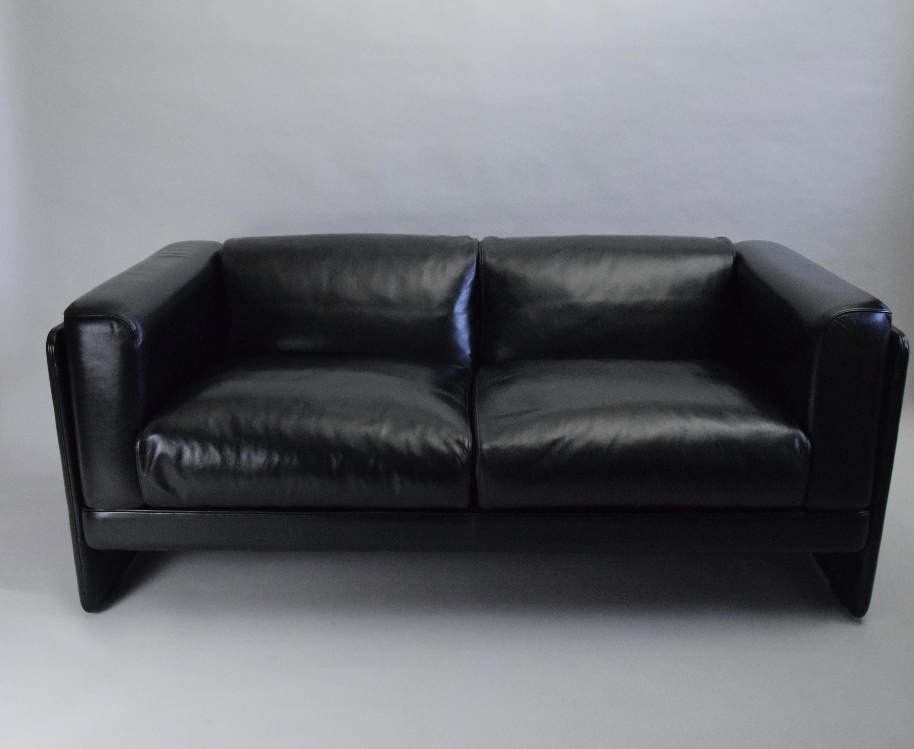Tito Agnoli Black Leather Sofa for Poltrona Frau For Sale 5