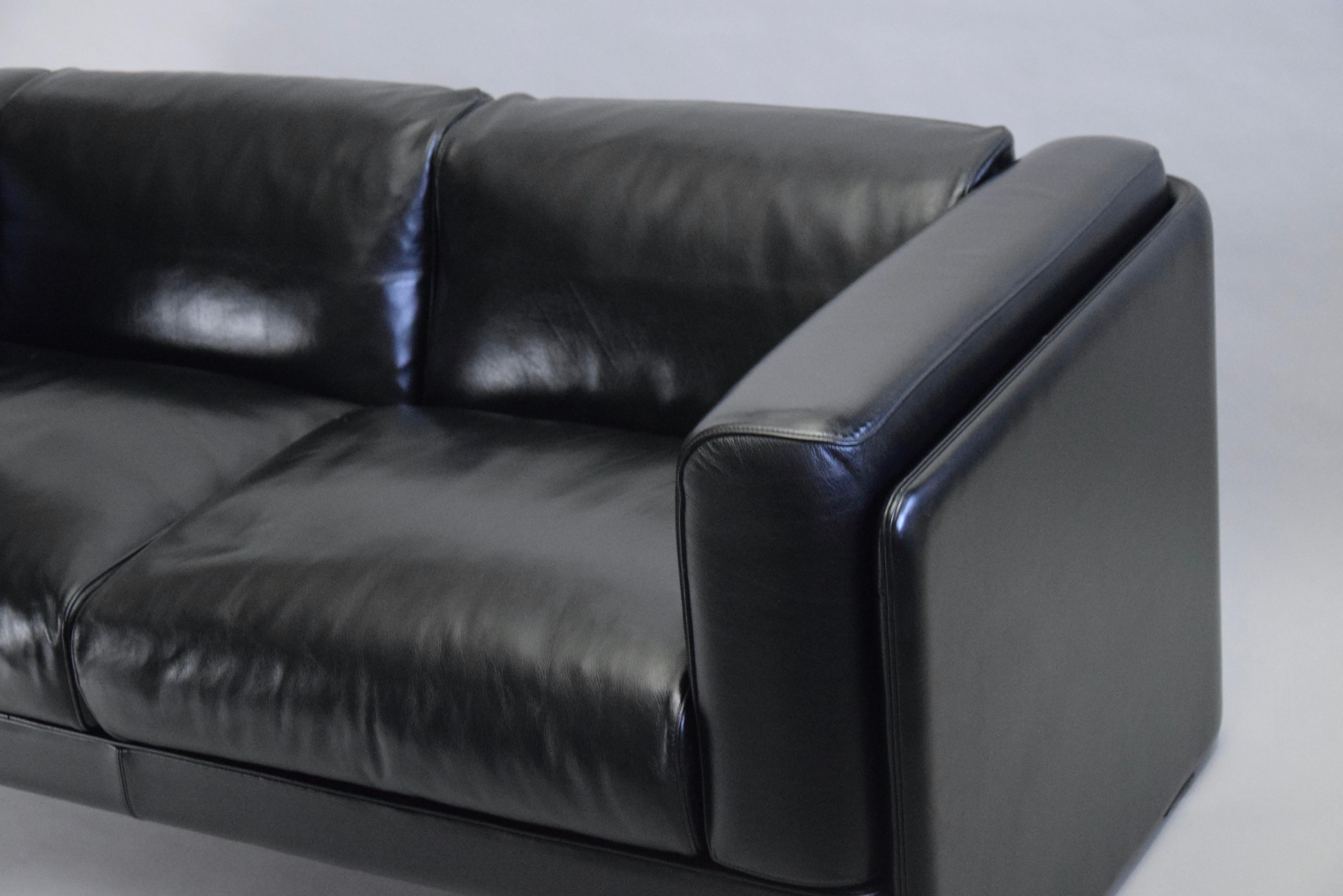 Italian Tito Agnoli Black Leather Sofa for Poltrona Frau For Sale