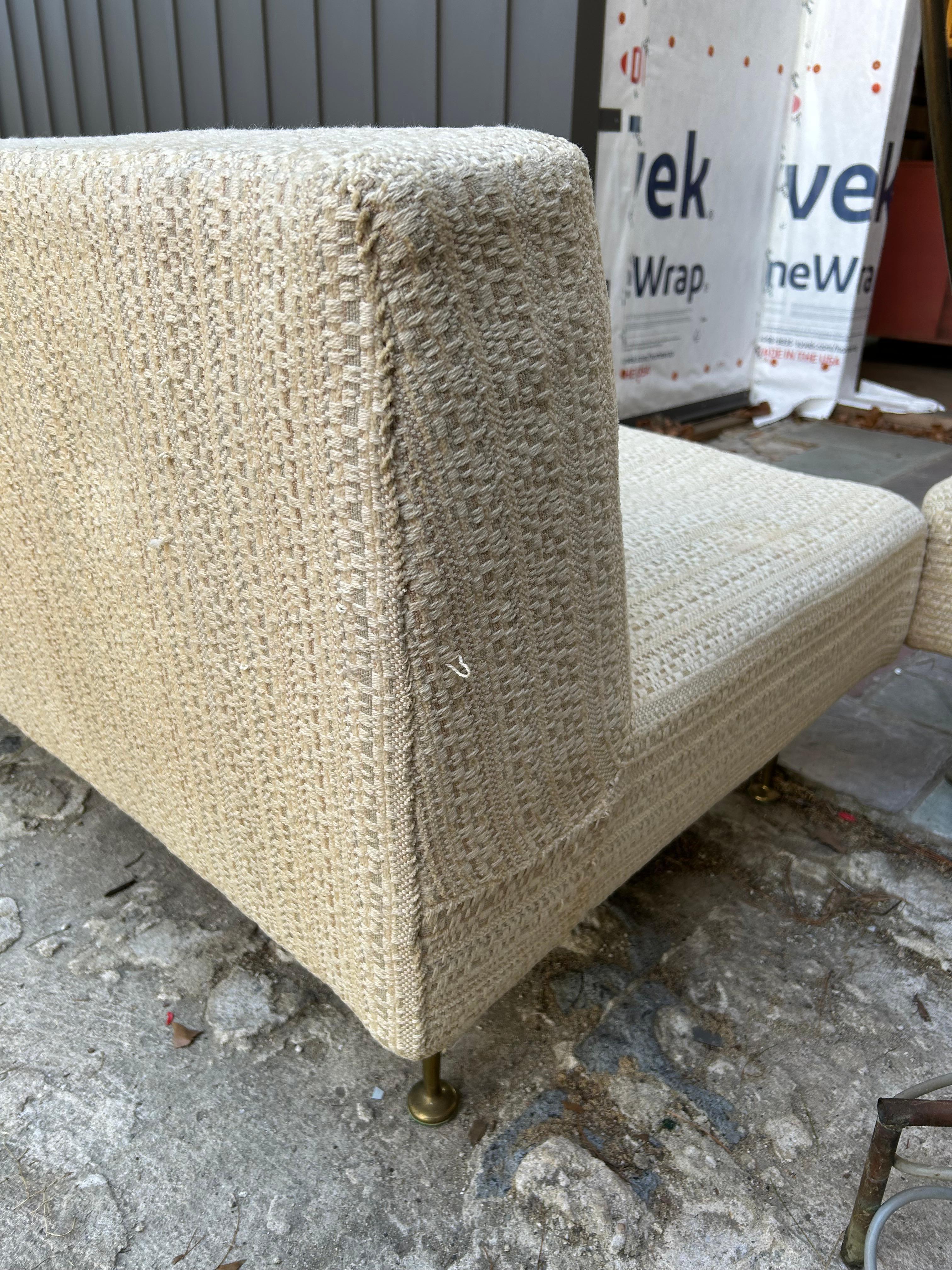 Canapé sectionnel 2 pièces style Gio Ponti italien, pieds en laiton, Mid-Century en vente 1