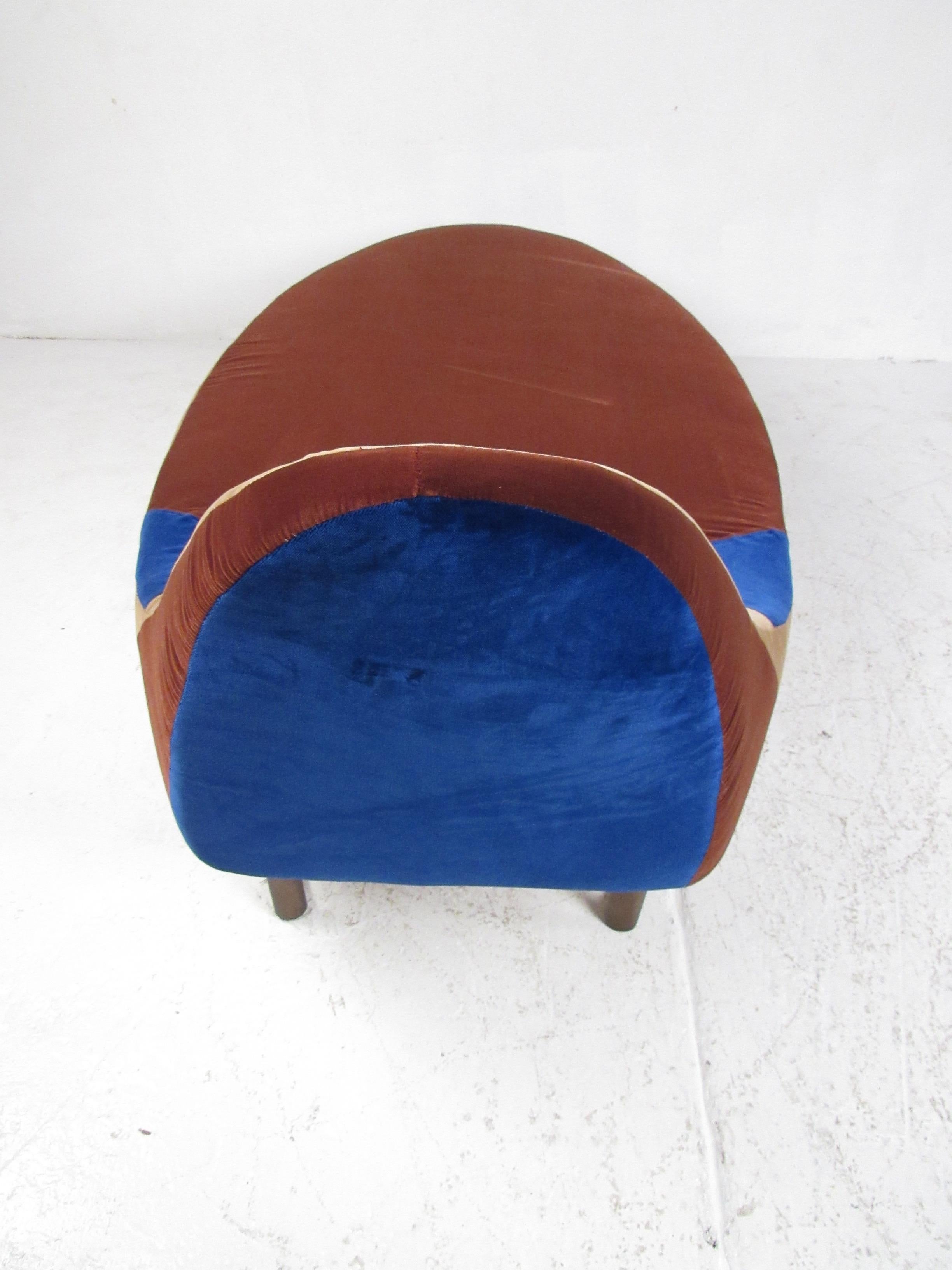 Stylish Italian Modern Daybed On Brass Finish Base For Sale at 1stDibs stylish daybed