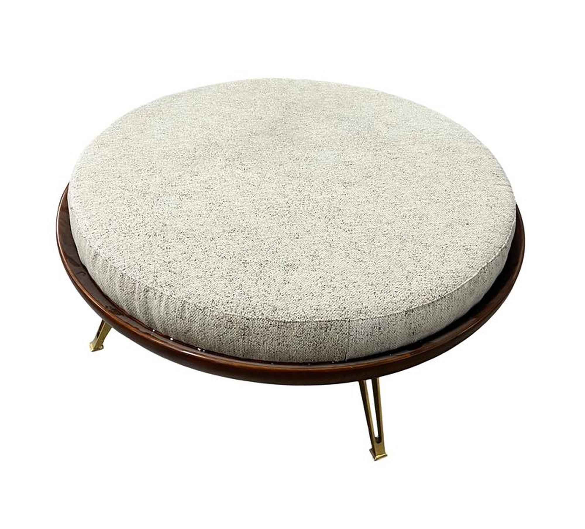 Stylish Italian Round Pouf In Fair Condition For Sale In Red Lion, PA
