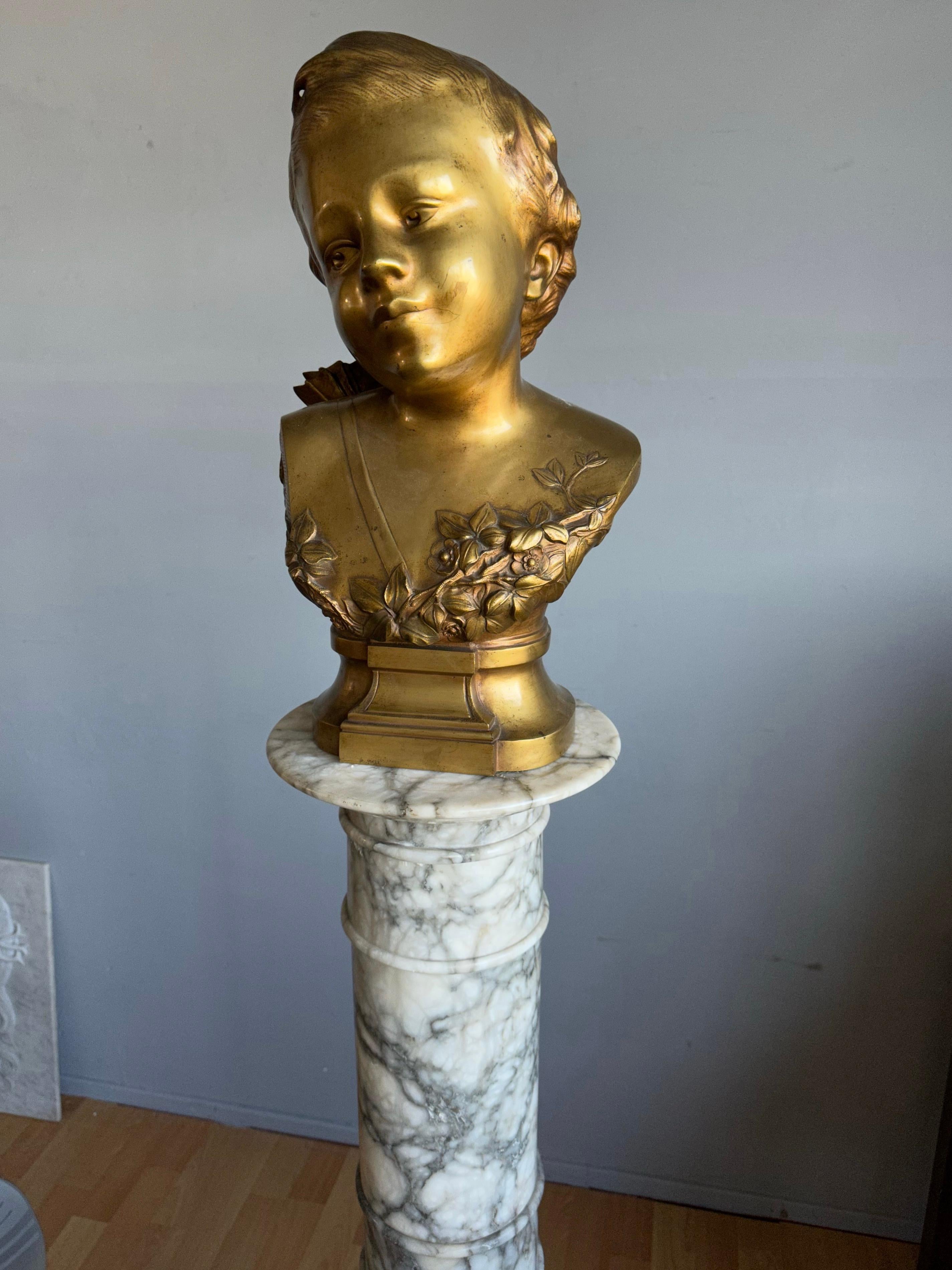 Stylish, Late 1800s Handmade Italian, Alabaster Column Pedestal or Plant Stand For Sale 5