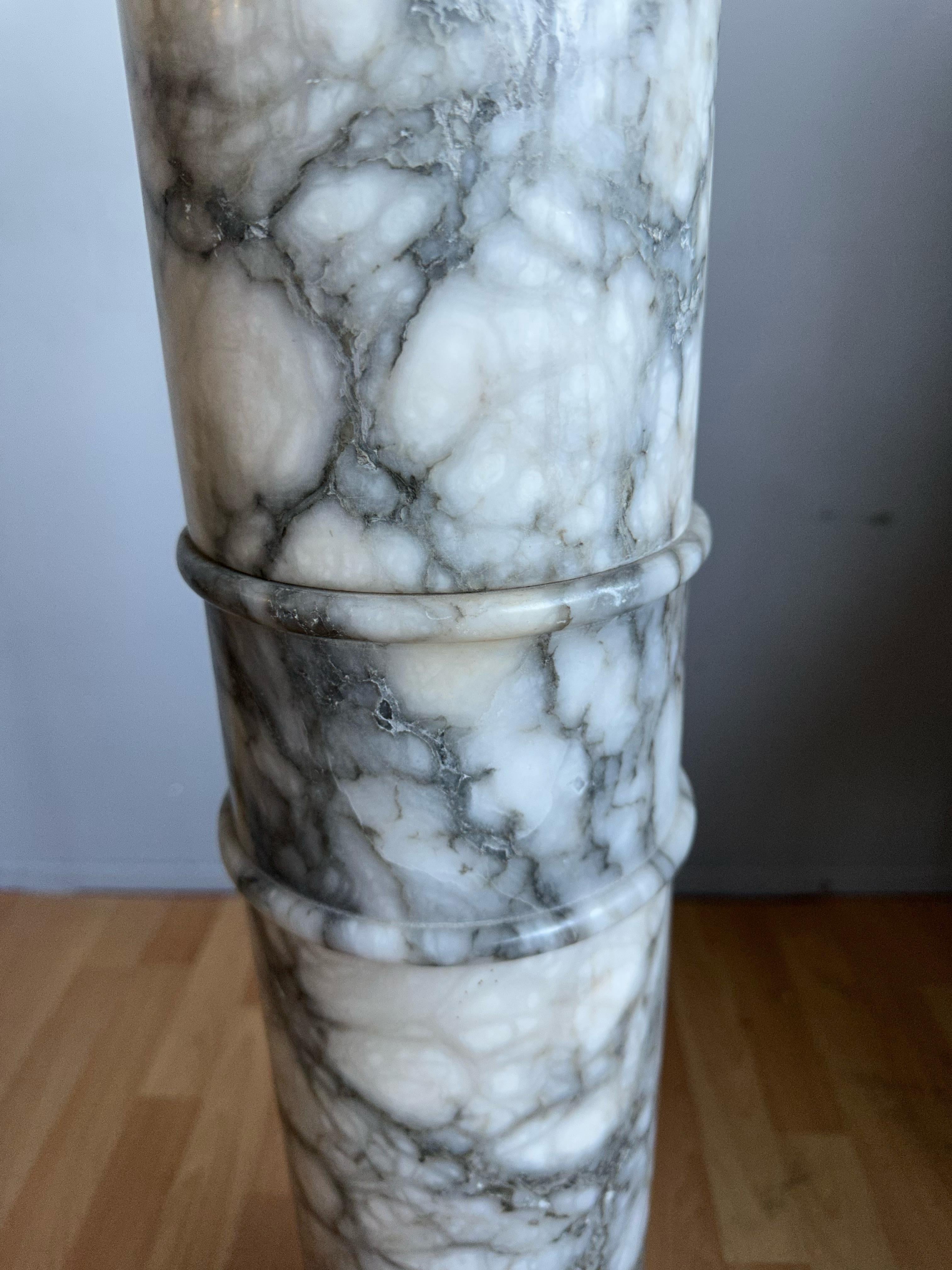 Stylish, Late 1800s Handmade Italian, Alabaster Column Pedestal or Plant Stand In Good Condition For Sale In Lisse, NL