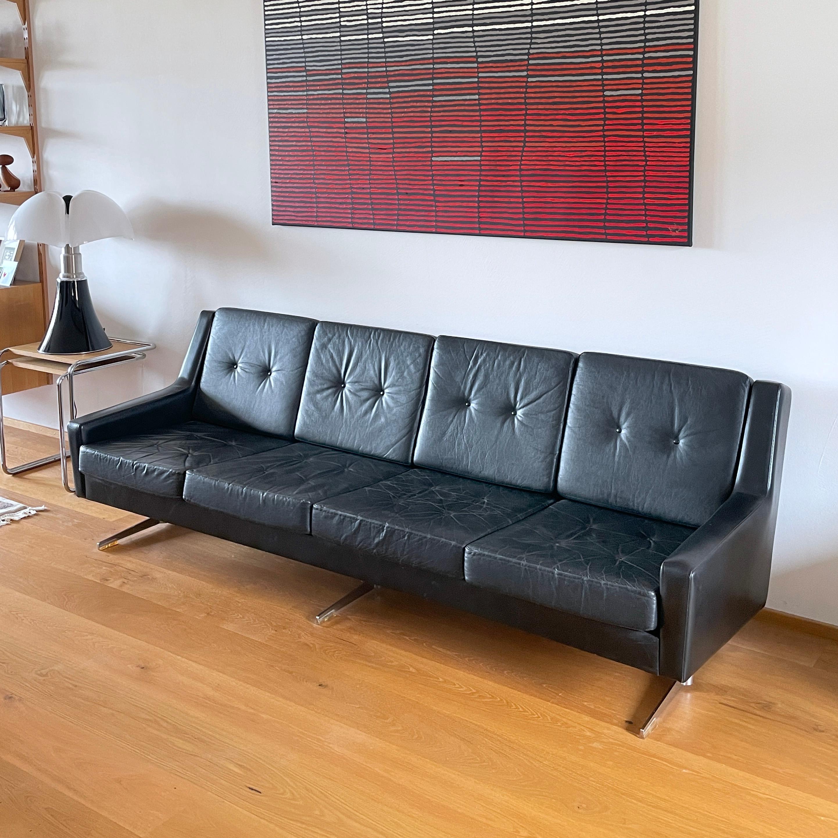 Canapé scandinave en cuir à 4 places de la fin des années 1960 et du début des années 1970 en vente 4