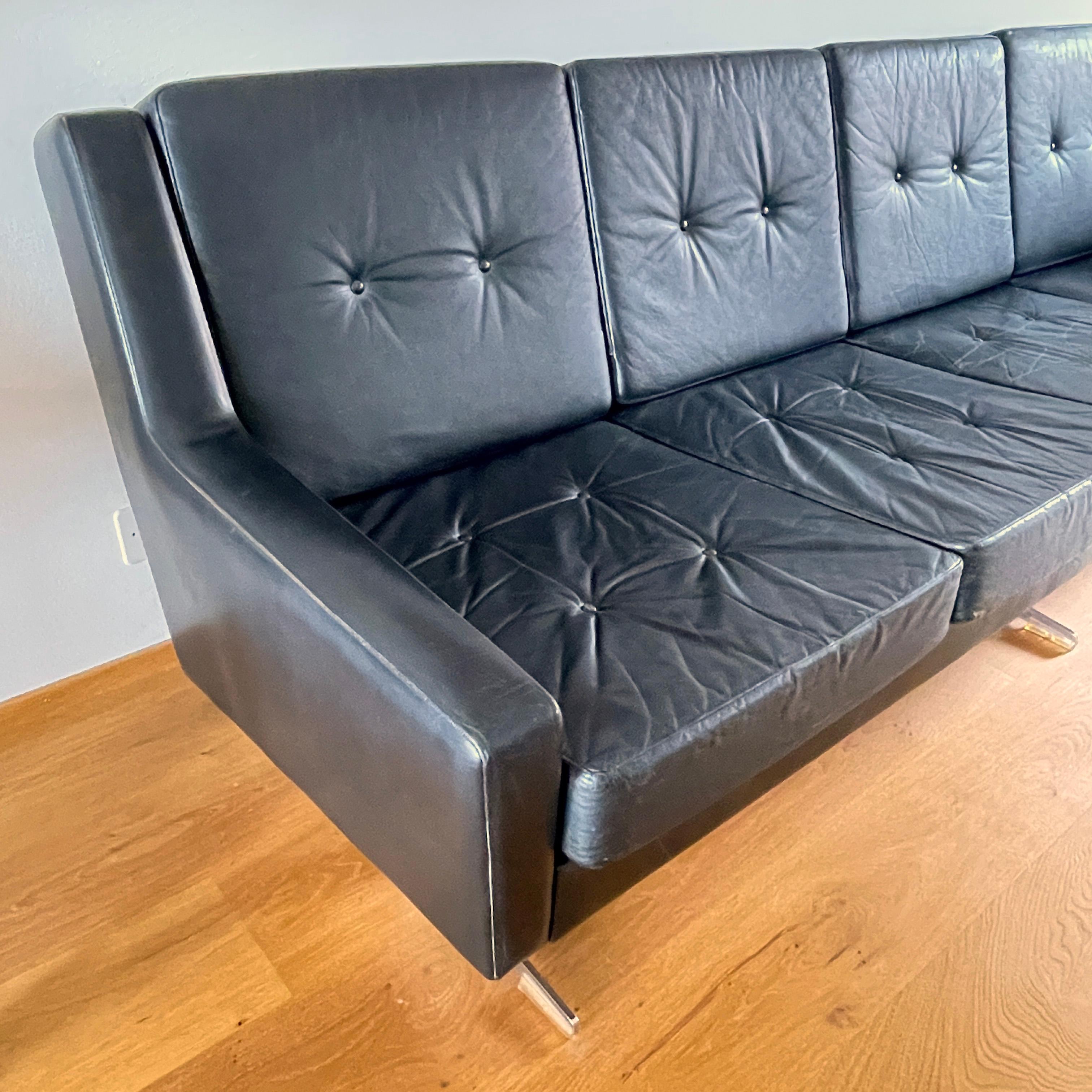 Canapé scandinave en cuir à 4 places de la fin des années 1960 et du début des années 1970 en vente 6