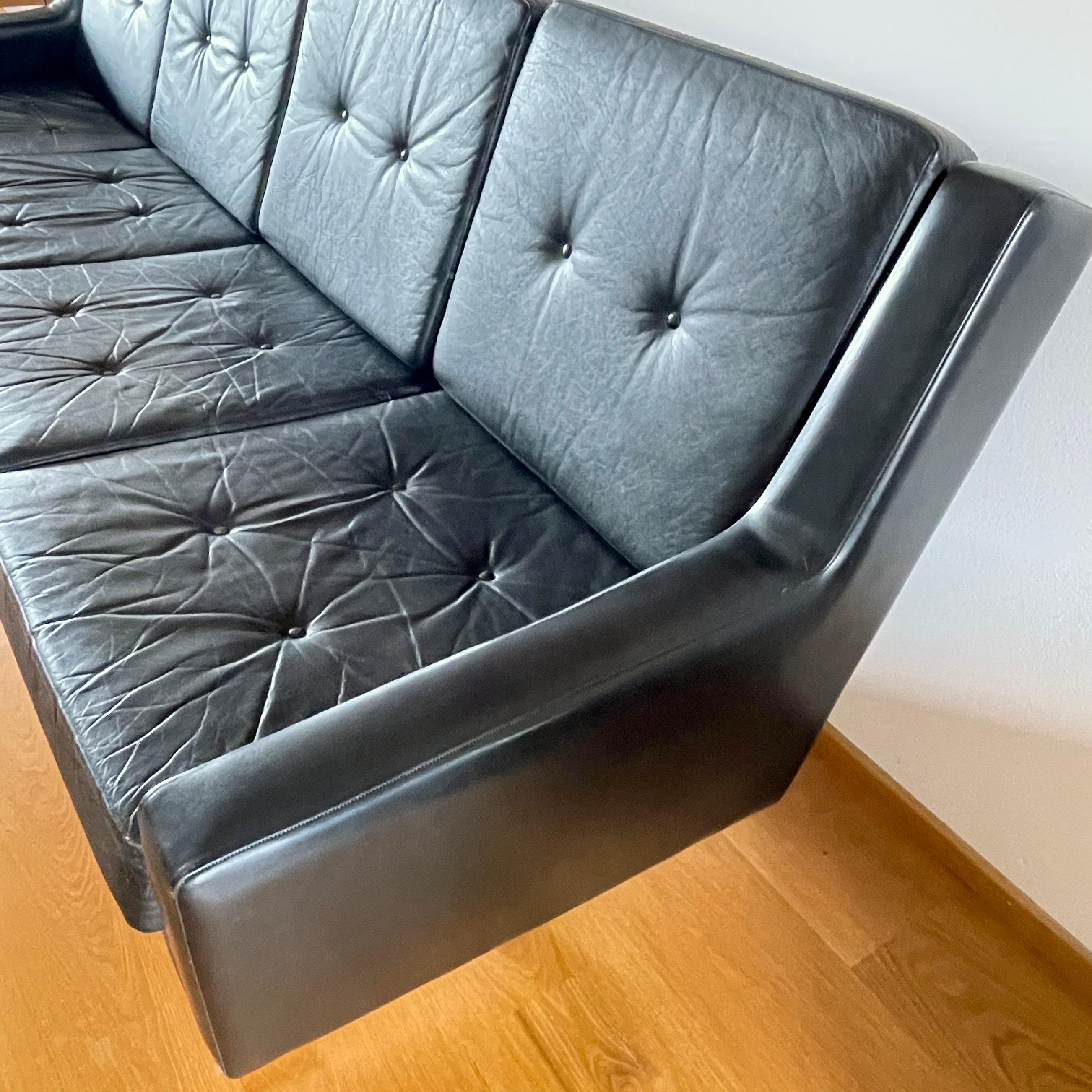 Canapé scandinave en cuir à 4 places de la fin des années 1960 et du début des années 1970 en vente 7