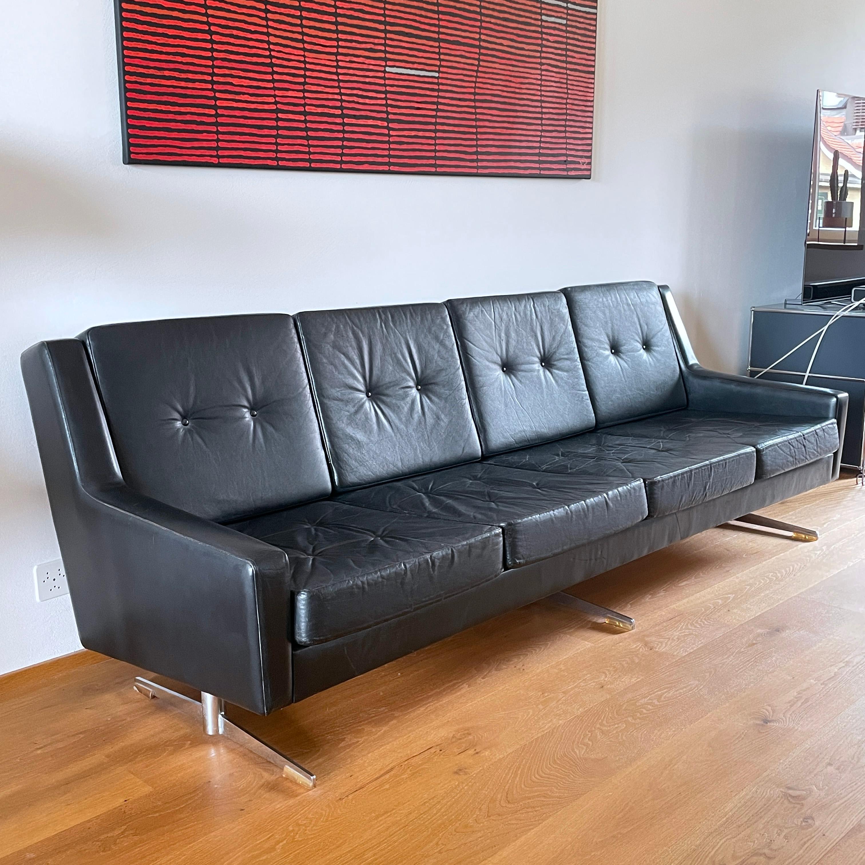 Canapé scandinave en cuir à 4 places de la fin des années 1960 et du début des années 1970 en vente 10
